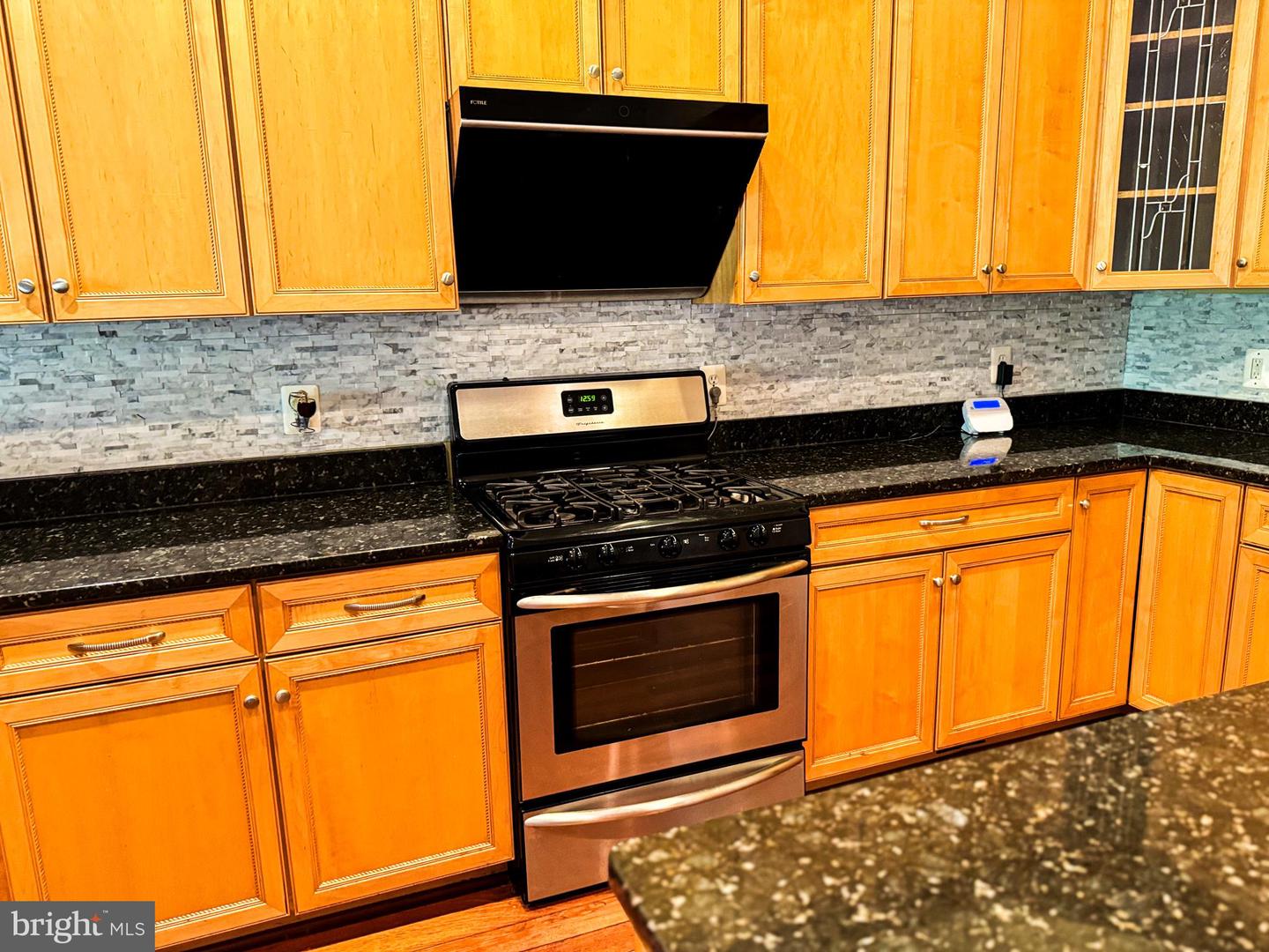 6403 VELLIETY LN, SPRINGFIELD, Virginia 22152, 4 Bedrooms Bedrooms, ,3 BathroomsBathrooms,Residential,For sale,6403 VELLIETY LN,VAFX2277420 MLS # VAFX2277420 6403 VELLIETY LN, SPRINGFIELD, Virginia 22152, 4 Bedrooms Bedrooms, ,3 BathroomsBathrooms,Residential,For sale,6403 VELLIETY LN,VAFX2277420 MLS # VAFX2277420