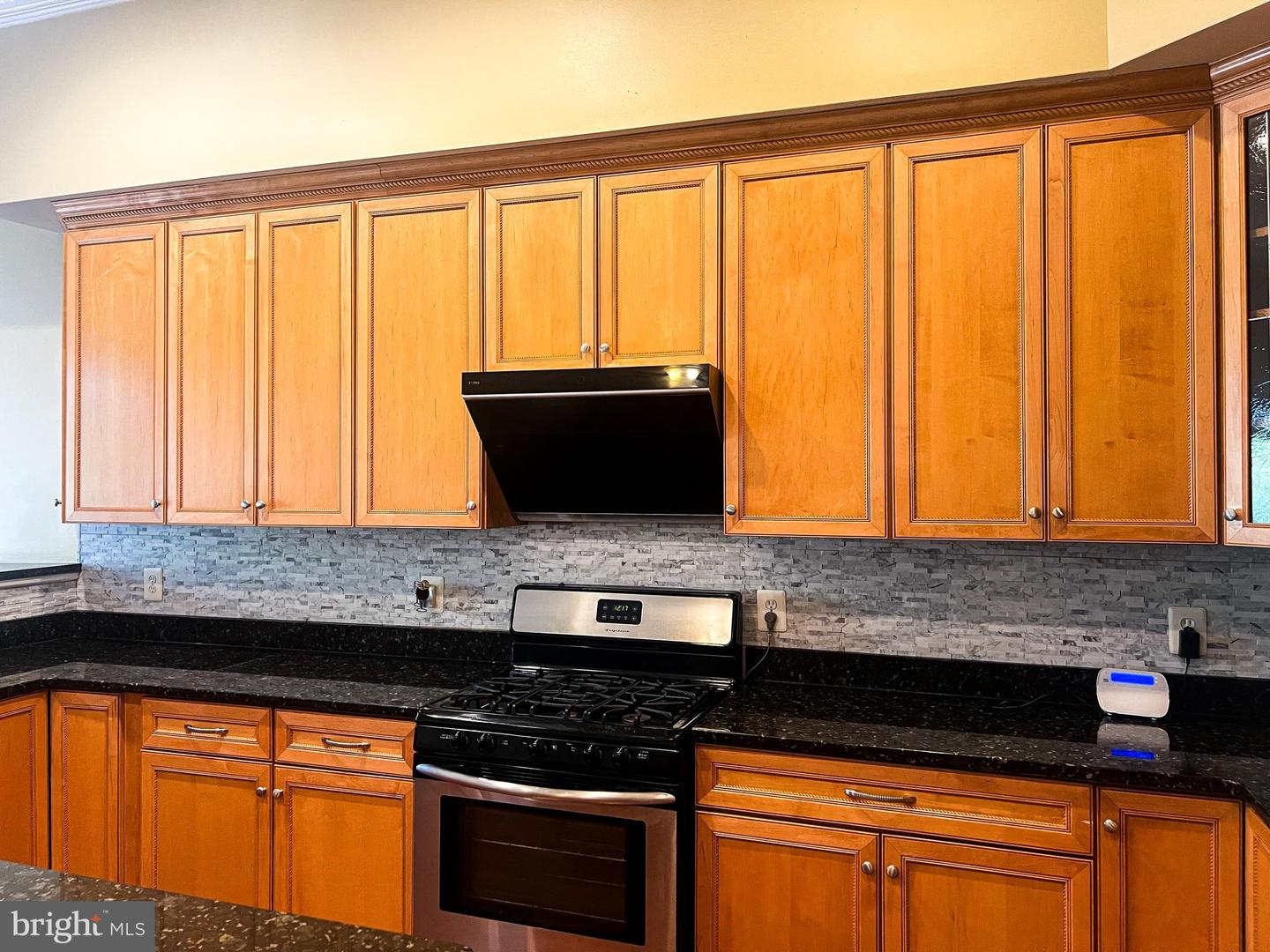 6403 VELLIETY LN, SPRINGFIELD, Virginia 22152, 4 Bedrooms Bedrooms, ,3 BathroomsBathrooms,Residential,For sale,6403 VELLIETY LN,VAFX2277420 MLS # VAFX2277420 6403 VELLIETY LN, SPRINGFIELD, Virginia 22152, 4 Bedrooms Bedrooms, ,3 BathroomsBathrooms,Residential,For sale,6403 VELLIETY LN,VAFX2277420 MLS # VAFX2277420