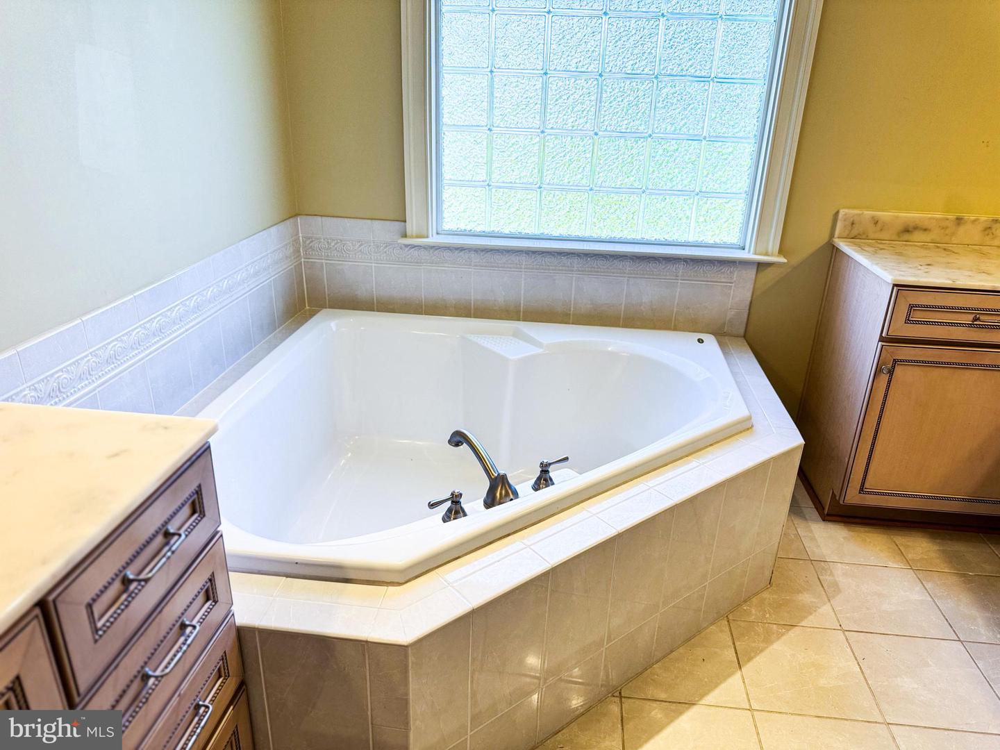 6403 VELLIETY LN, SPRINGFIELD, Virginia 22152, 4 Bedrooms Bedrooms, ,3 BathroomsBathrooms,Residential,For sale,6403 VELLIETY LN,VAFX2277420 MLS # VAFX2277420 6403 VELLIETY LN, SPRINGFIELD, Virginia 22152, 4 Bedrooms Bedrooms, ,3 BathroomsBathrooms,Residential,For sale,6403 VELLIETY LN,VAFX2277420 MLS # VAFX2277420