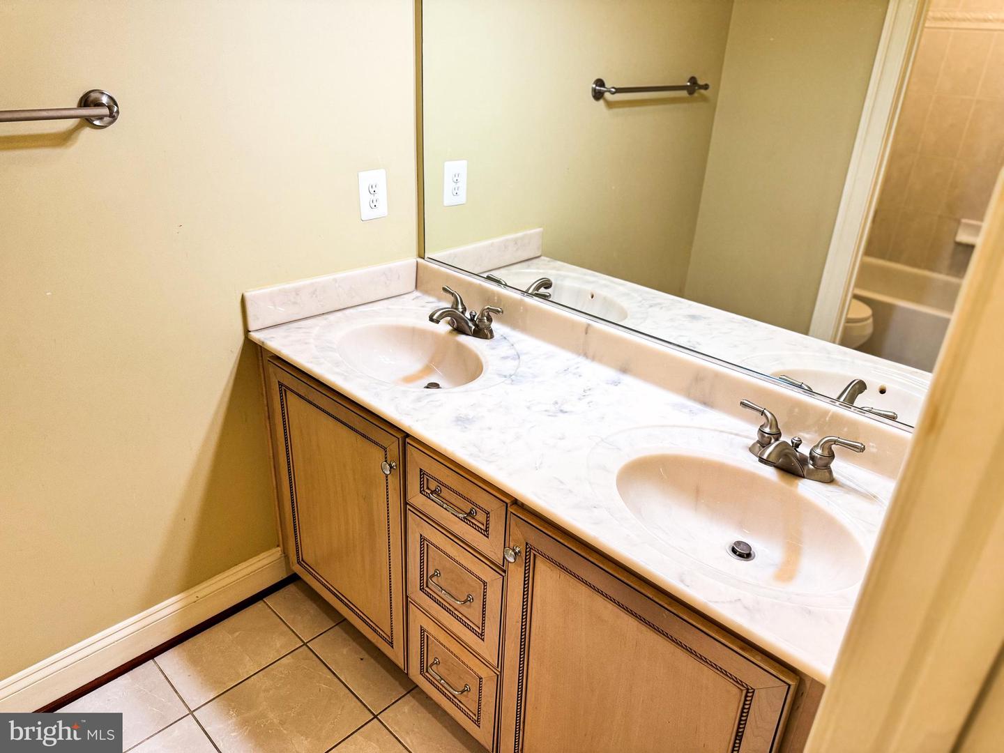 6403 VELLIETY LN, SPRINGFIELD, Virginia 22152, 4 Bedrooms Bedrooms, ,3 BathroomsBathrooms,Residential,For sale,6403 VELLIETY LN,VAFX2277420 MLS # VAFX2277420 6403 VELLIETY LN, SPRINGFIELD, Virginia 22152, 4 Bedrooms Bedrooms, ,3 BathroomsBathrooms,Residential,For sale,6403 VELLIETY LN,VAFX2277420 MLS # VAFX2277420