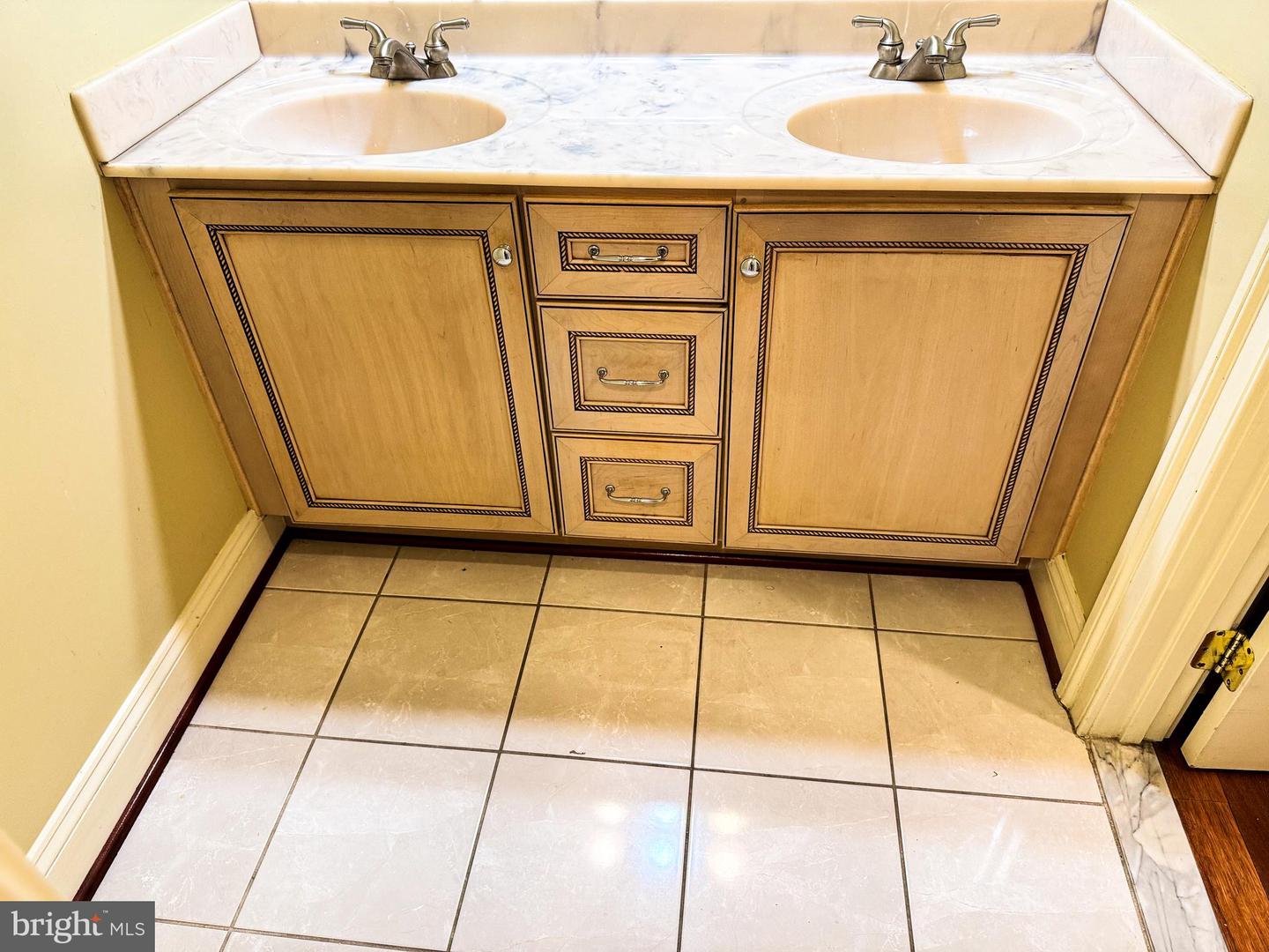 6403 VELLIETY LN, SPRINGFIELD, Virginia 22152, 4 Bedrooms Bedrooms, ,3 BathroomsBathrooms,Residential,For sale,6403 VELLIETY LN,VAFX2277420 MLS # VAFX2277420 6403 VELLIETY LN, SPRINGFIELD, Virginia 22152, 4 Bedrooms Bedrooms, ,3 BathroomsBathrooms,Residential,For sale,6403 VELLIETY LN,VAFX2277420 MLS # VAFX2277420