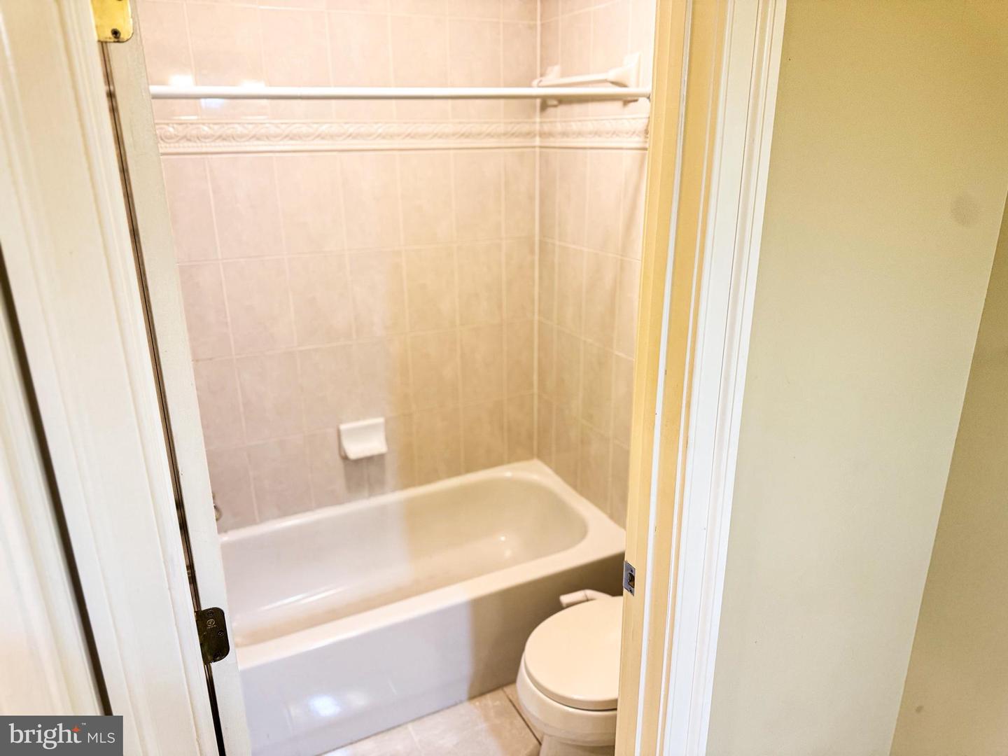 6403 VELLIETY LN, SPRINGFIELD, Virginia 22152, 4 Bedrooms Bedrooms, ,3 BathroomsBathrooms,Residential,For sale,6403 VELLIETY LN,VAFX2277420 MLS # VAFX2277420 6403 VELLIETY LN, SPRINGFIELD, Virginia 22152, 4 Bedrooms Bedrooms, ,3 BathroomsBathrooms,Residential,For sale,6403 VELLIETY LN,VAFX2277420 MLS # VAFX2277420