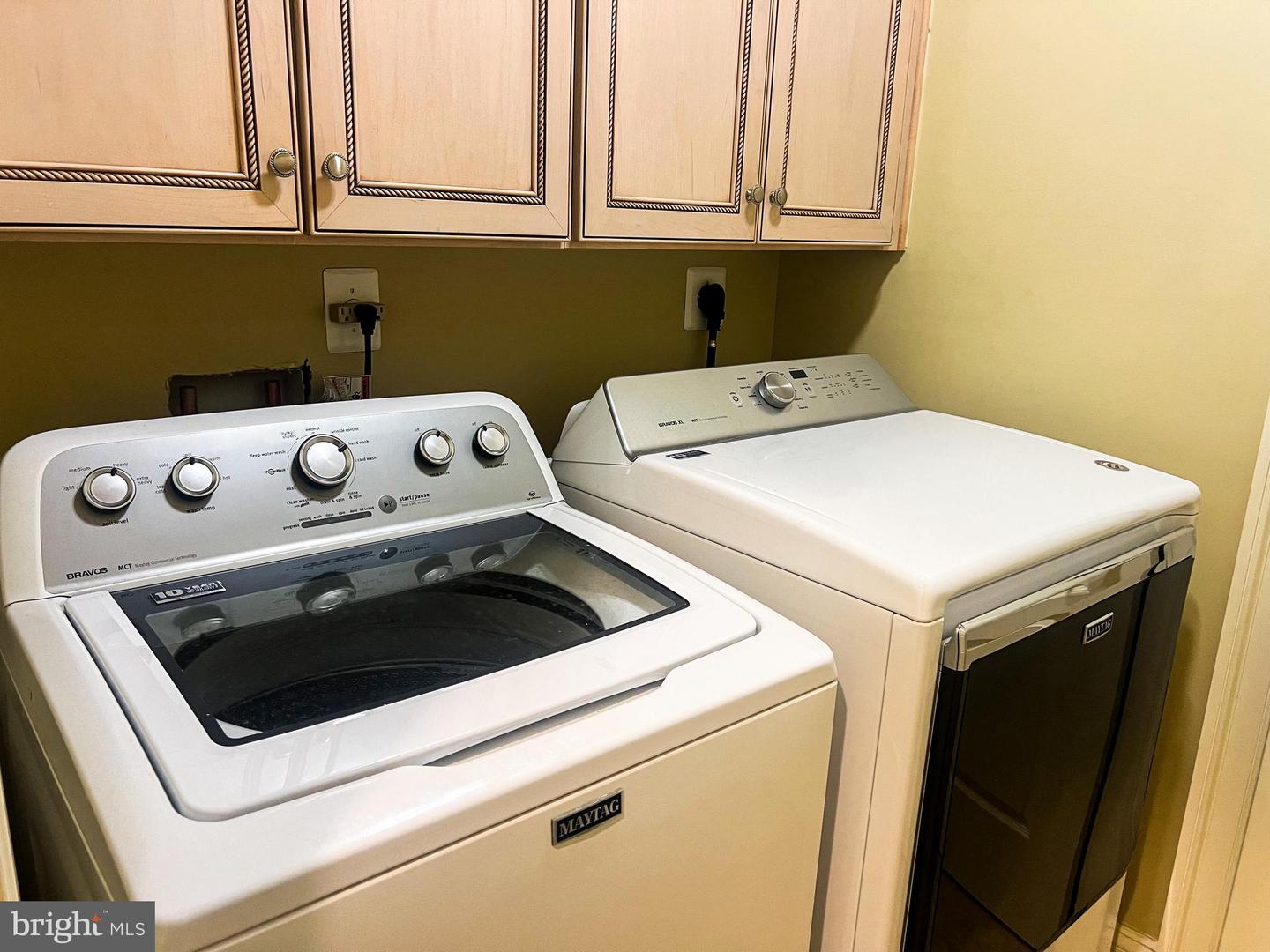 6403 VELLIETY LN, SPRINGFIELD, Virginia 22152, 4 Bedrooms Bedrooms, ,3 BathroomsBathrooms,Residential,For sale,6403 VELLIETY LN,VAFX2277420 MLS # VAFX2277420 6403 VELLIETY LN, SPRINGFIELD, Virginia 22152, 4 Bedrooms Bedrooms, ,3 BathroomsBathrooms,Residential,For sale,6403 VELLIETY LN,VAFX2277420 MLS # VAFX2277420