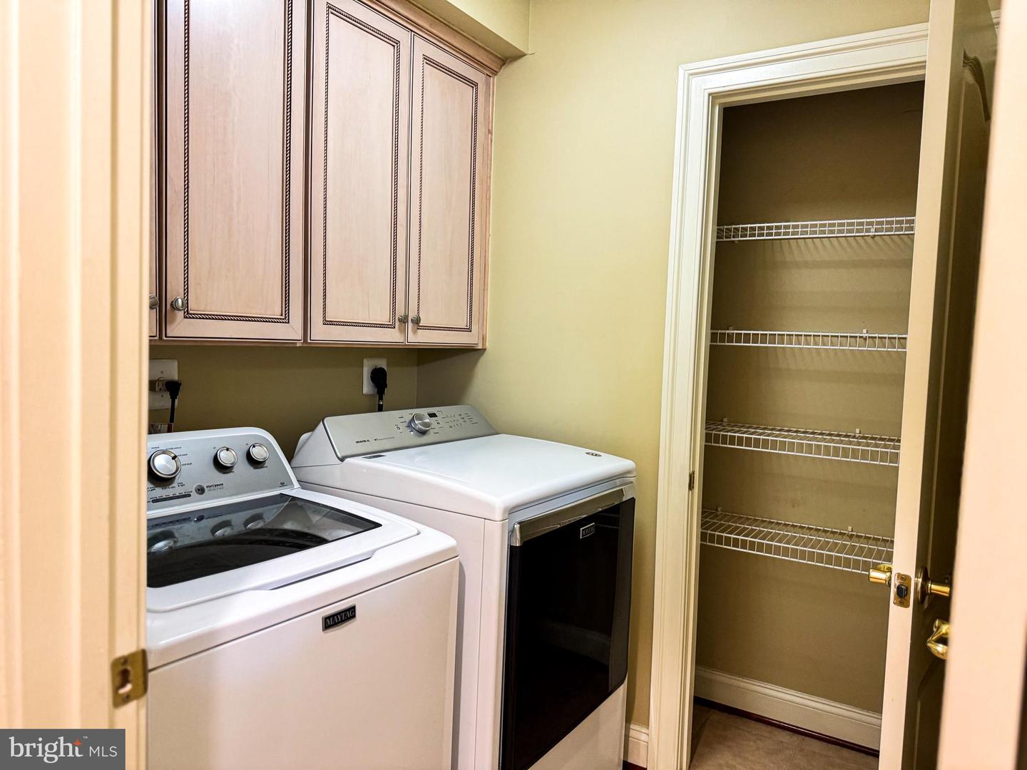 6403 VELLIETY LN, SPRINGFIELD, Virginia 22152, 4 Bedrooms Bedrooms, ,3 BathroomsBathrooms,Residential,For sale,6403 VELLIETY LN,VAFX2277420 MLS # VAFX2277420 6403 VELLIETY LN, SPRINGFIELD, Virginia 22152, 4 Bedrooms Bedrooms, ,3 BathroomsBathrooms,Residential,For sale,6403 VELLIETY LN,VAFX2277420 MLS # VAFX2277420