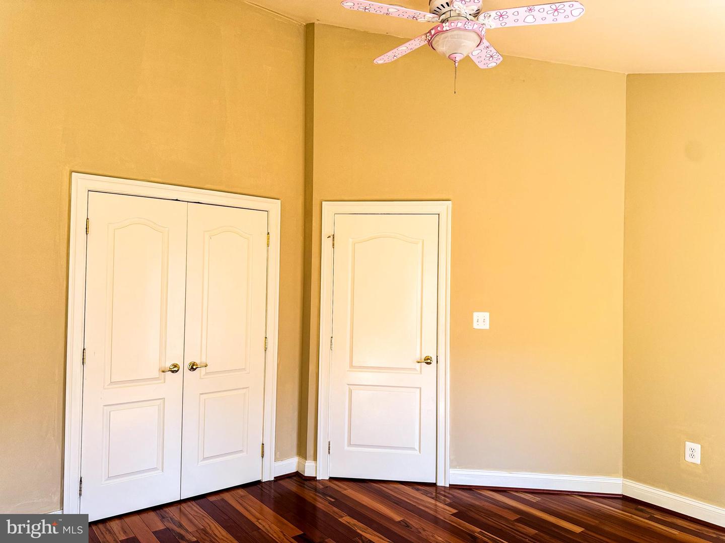 6403 VELLIETY LN, SPRINGFIELD, Virginia 22152, 4 Bedrooms Bedrooms, ,3 BathroomsBathrooms,Residential,For sale,6403 VELLIETY LN,VAFX2277420 MLS # VAFX2277420 6403 VELLIETY LN, SPRINGFIELD, Virginia 22152, 4 Bedrooms Bedrooms, ,3 BathroomsBathrooms,Residential,For sale,6403 VELLIETY LN,VAFX2277420 MLS # VAFX2277420