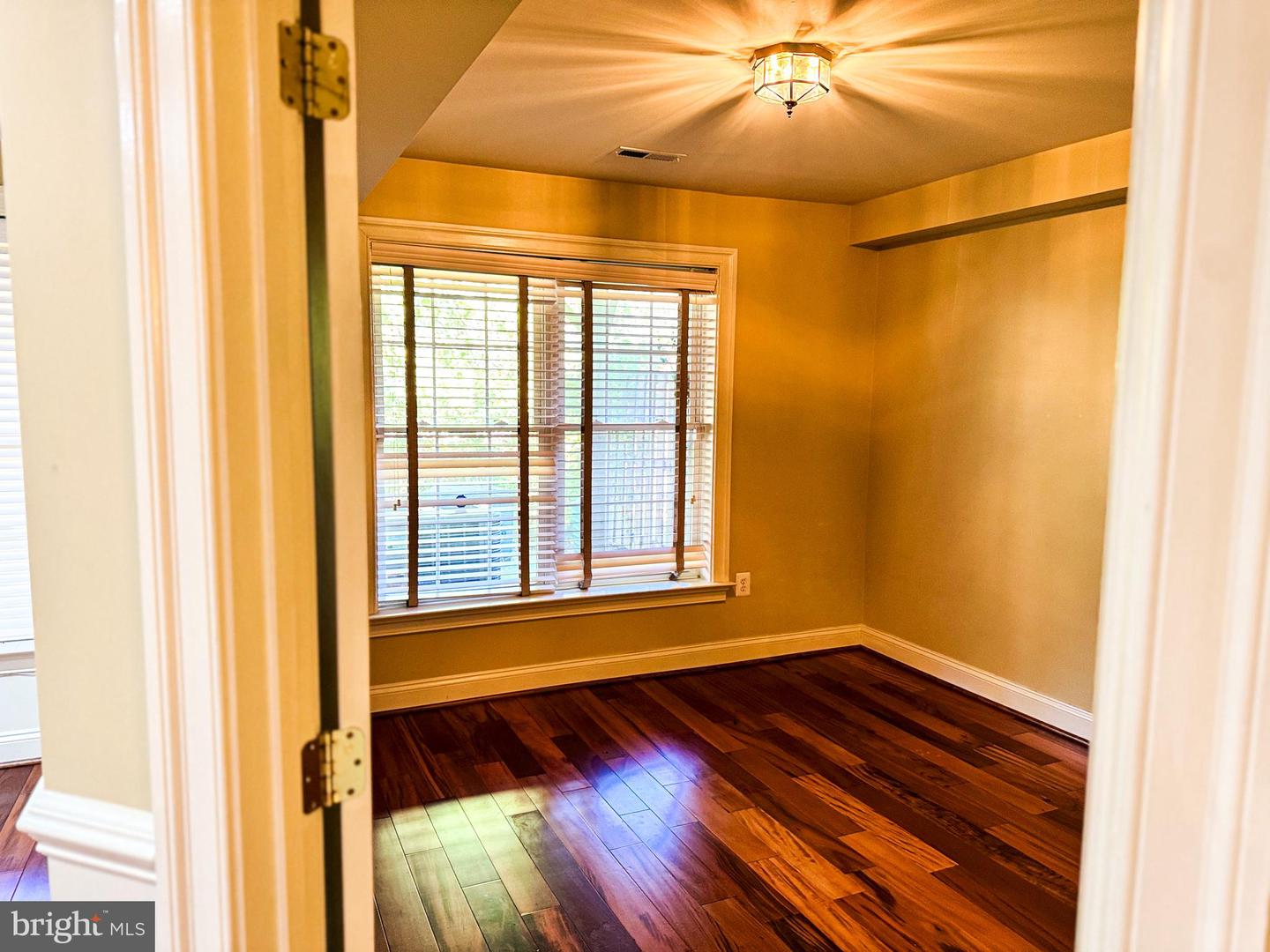 6403 VELLIETY LN, SPRINGFIELD, Virginia 22152, 4 Bedrooms Bedrooms, ,3 BathroomsBathrooms,Residential,For sale,6403 VELLIETY LN,VAFX2277420 MLS # VAFX2277420 6403 VELLIETY LN, SPRINGFIELD, Virginia 22152, 4 Bedrooms Bedrooms, ,3 BathroomsBathrooms,Residential,For sale,6403 VELLIETY LN,VAFX2277420 MLS # VAFX2277420