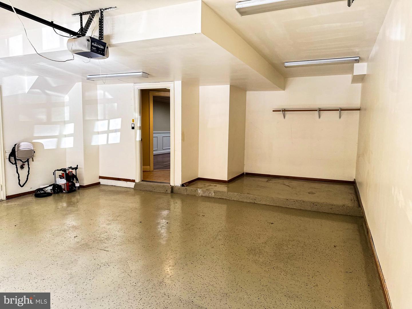 6403 VELLIETY LN, SPRINGFIELD, Virginia 22152, 4 Bedrooms Bedrooms, ,3 BathroomsBathrooms,Residential,For sale,6403 VELLIETY LN,VAFX2277420 MLS # VAFX2277420 6403 VELLIETY LN, SPRINGFIELD, Virginia 22152, 4 Bedrooms Bedrooms, ,3 BathroomsBathrooms,Residential,For sale,6403 VELLIETY LN,VAFX2277420 MLS # VAFX2277420