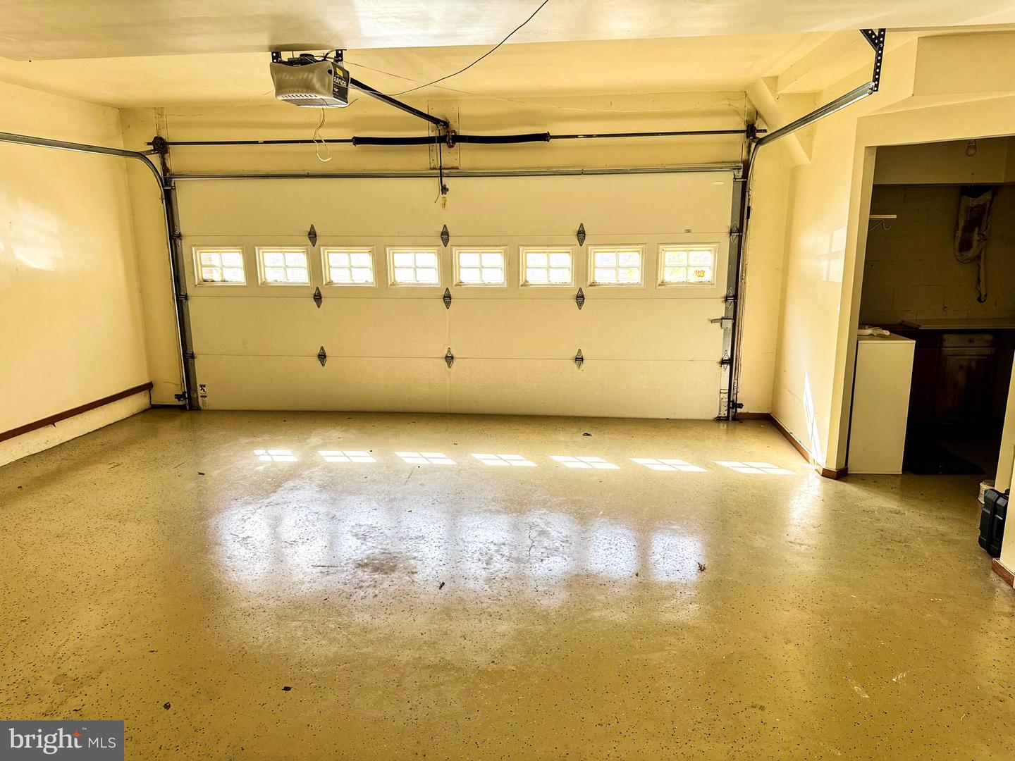 6403 VELLIETY LN, SPRINGFIELD, Virginia 22152, 4 Bedrooms Bedrooms, ,3 BathroomsBathrooms,Residential,For sale,6403 VELLIETY LN,VAFX2277420 MLS # VAFX2277420 6403 VELLIETY LN, SPRINGFIELD, Virginia 22152, 4 Bedrooms Bedrooms, ,3 BathroomsBathrooms,Residential,For sale,6403 VELLIETY LN,VAFX2277420 MLS # VAFX2277420