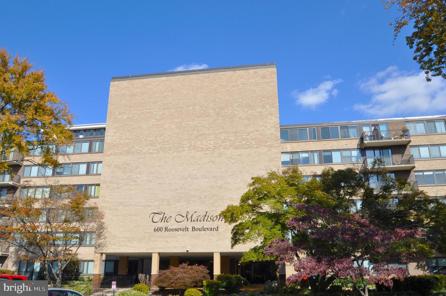 600 ROOSEVELT BLVD #210, FALLS CHURCH, Virginia 22044, 1 Bedroom Bedrooms, ,1 BathroomBathrooms,Residential,For sale,600 ROOSEVELT BLVD #210,VAFA2003418 MLS # VAFA2003418