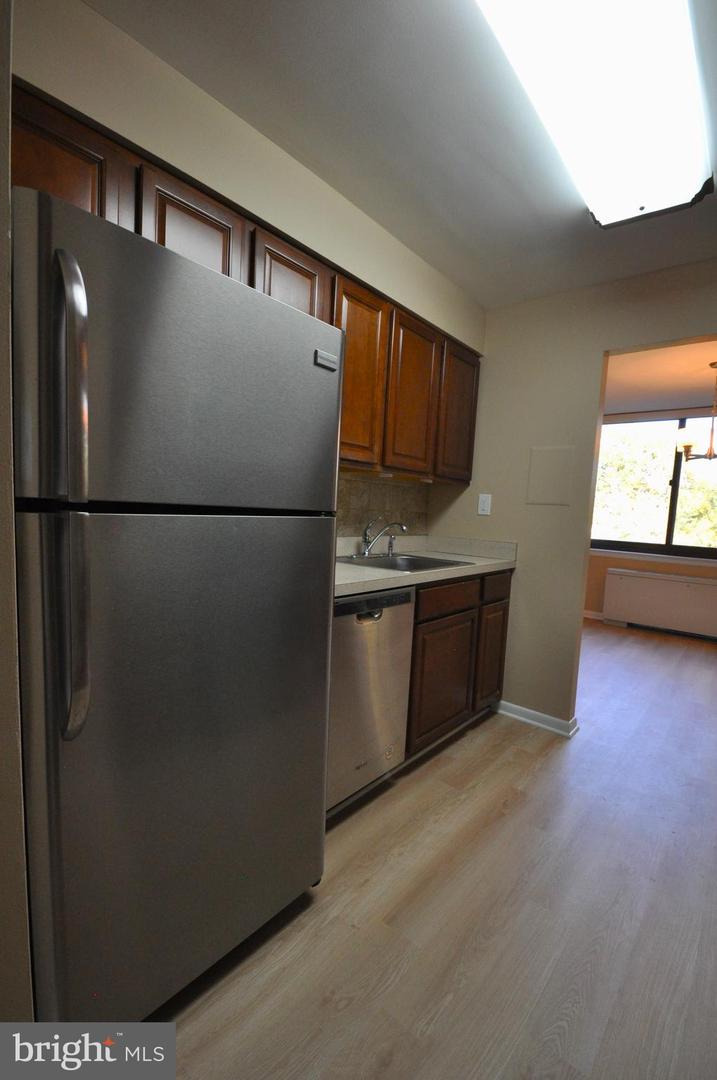 600 ROOSEVELT BLVD #210, FALLS CHURCH, Virginia 22044, 1 Bedroom Bedrooms, ,1 BathroomBathrooms,Residential,For sale,600 ROOSEVELT BLVD #210,VAFA2003418 MLS # VAFA2003418