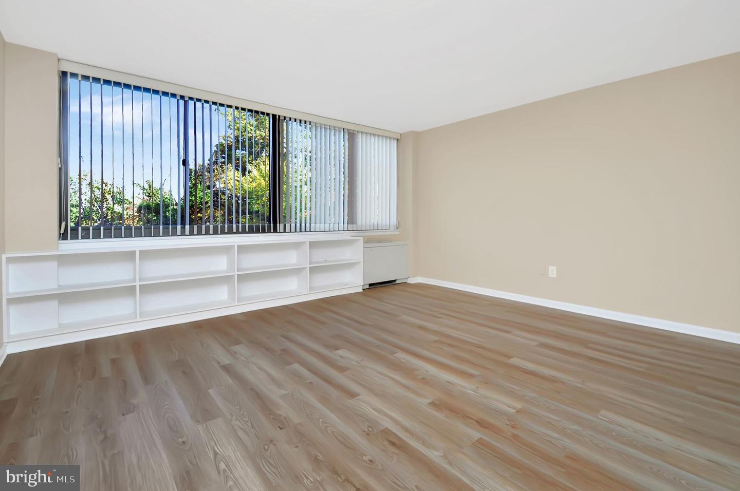 600 ROOSEVELT BLVD #210, FALLS CHURCH, Virginia 22044, 1 Bedroom Bedrooms, ,1 BathroomBathrooms,Residential,For sale,600 ROOSEVELT BLVD #210,VAFA2003418 MLS # VAFA2003418