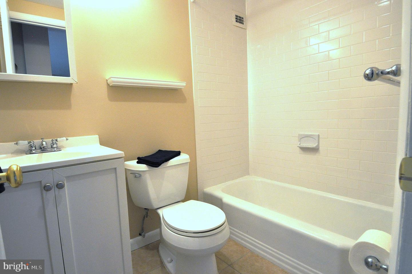 600 ROOSEVELT BLVD #210, FALLS CHURCH, Virginia 22044, 1 Bedroom Bedrooms, ,1 BathroomBathrooms,Residential,For sale,600 ROOSEVELT BLVD #210,VAFA2003418 MLS # VAFA2003418