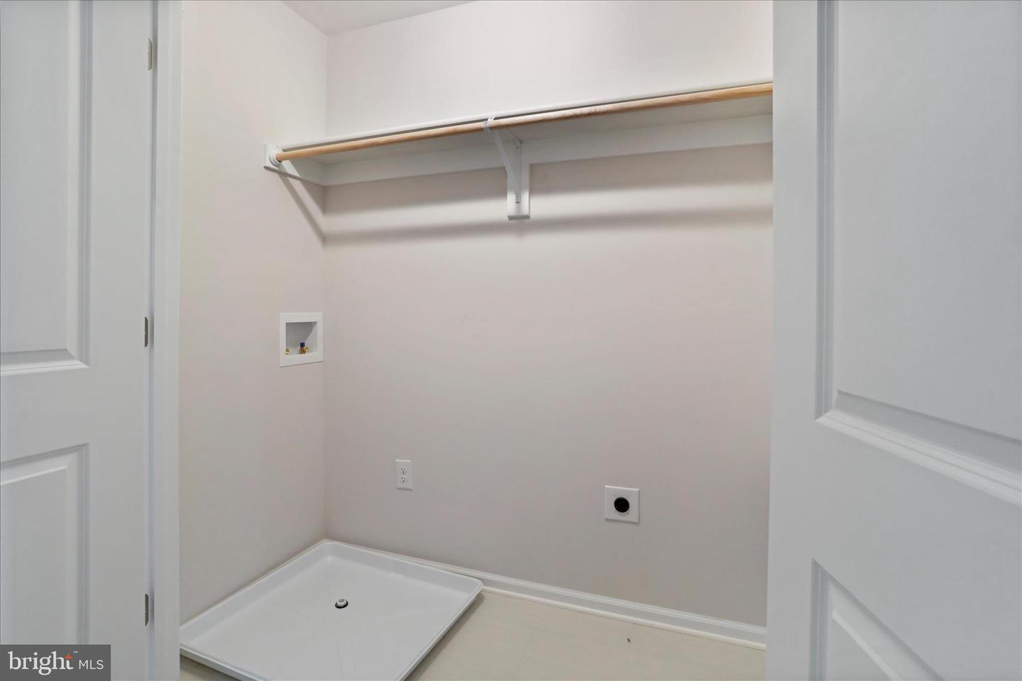 330 W 11TH, FRONT ROYAL, Virginia 22630, 3 Bedrooms Bedrooms, ,3 BathroomsBathrooms,Residential,For sale,330 W 11TH,VAWR2012696 MLS # VAWR2012696