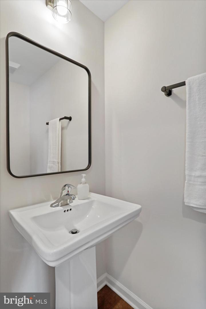 330 W 11TH, FRONT ROYAL, Virginia 22630, 3 Bedrooms Bedrooms, ,3 BathroomsBathrooms,Residential,For sale,330 W 11TH,VAWR2012696 MLS # VAWR2012696