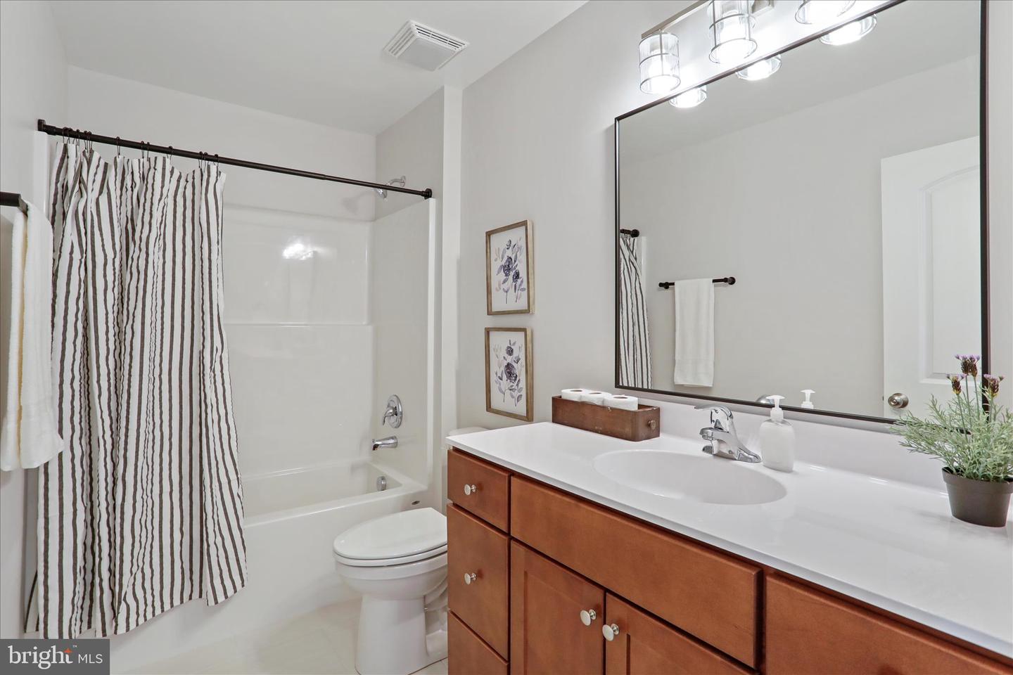 330 W 11TH, FRONT ROYAL, Virginia 22630, 3 Bedrooms Bedrooms, ,3 BathroomsBathrooms,Residential,For sale,330 W 11TH,VAWR2012696 MLS # VAWR2012696