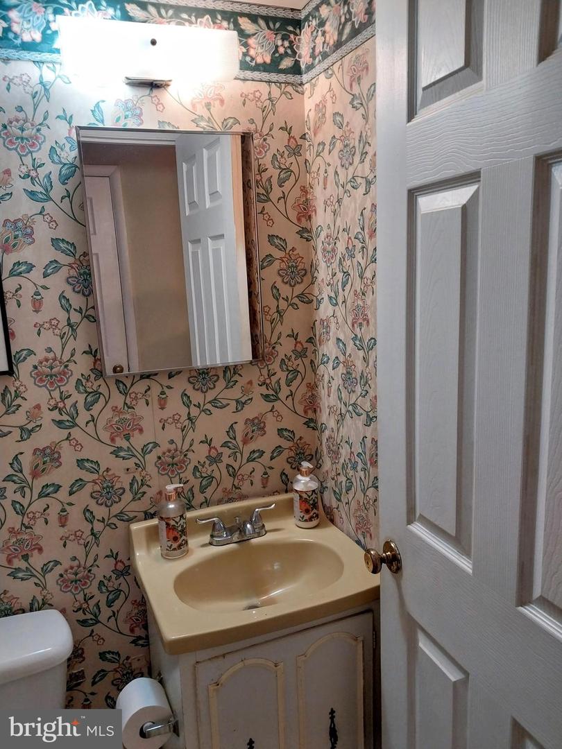 5610 CLAY PL NE, WASHINGTON, District Of Columbia 20019, 3 Bedrooms Bedrooms, ,1 BathroomBathrooms,Residential,For sale,5610 CLAY PL NE,DCDC2230154 MLS # DCDC2230154