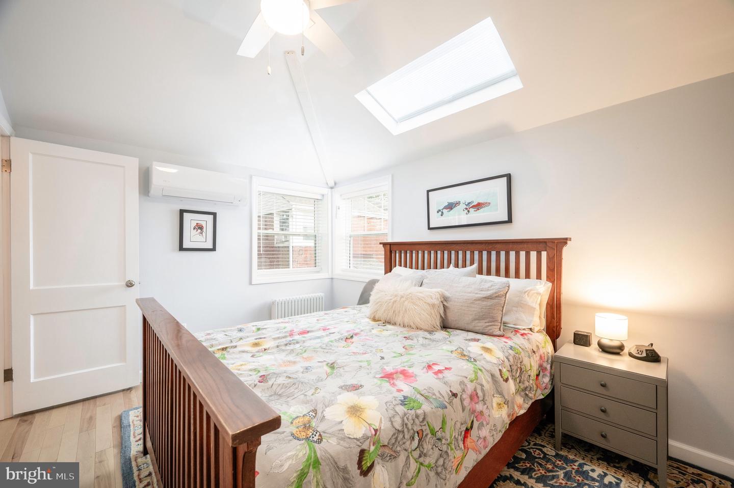 2444 S OAKLAND ST, ARLINGTON, Virginia 22206, 2 Bedrooms Bedrooms, ,2 BathroomsBathrooms,Residential,For sale,2444 S OAKLAND ST,VAAR2062104 MLS # VAAR2062104