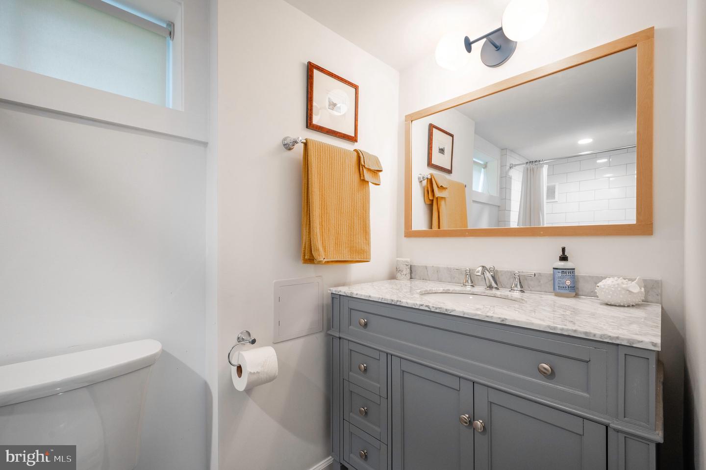 2444 S OAKLAND ST, ARLINGTON, Virginia 22206, 2 Bedrooms Bedrooms, ,2 BathroomsBathrooms,Residential,For sale,2444 S OAKLAND ST,VAAR2062104 MLS # VAAR2062104