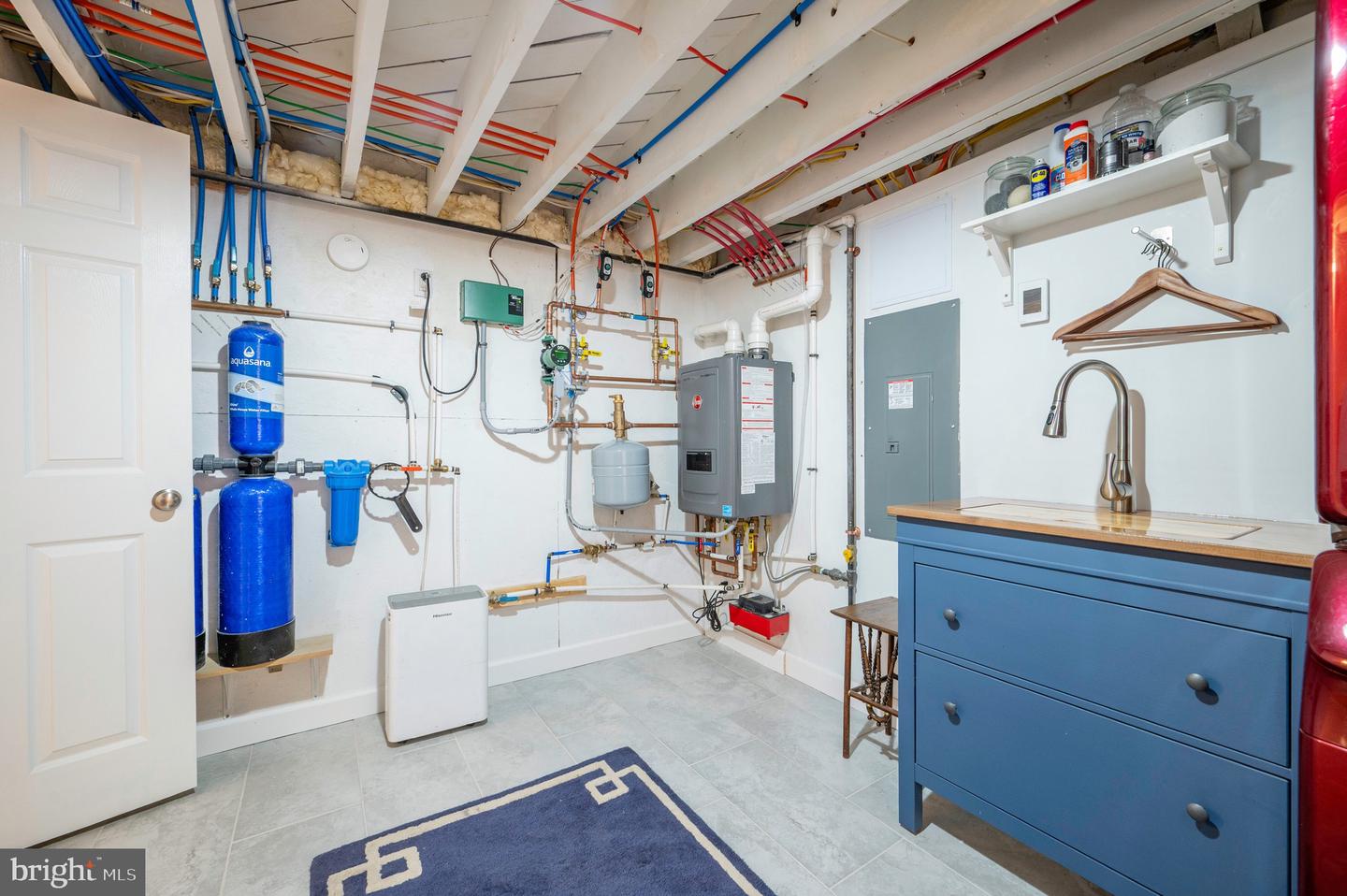 2444 S OAKLAND ST, ARLINGTON, Virginia 22206, 2 Bedrooms Bedrooms, ,2 BathroomsBathrooms,Residential,For sale,2444 S OAKLAND ST,VAAR2062104 MLS # VAAR2062104