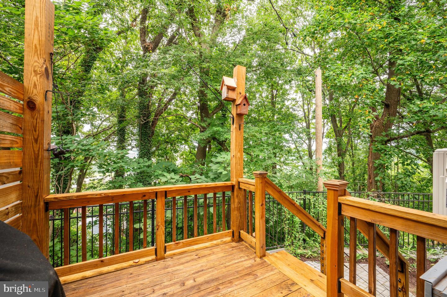 2444 S OAKLAND ST, ARLINGTON, Virginia 22206, 2 Bedrooms Bedrooms, ,2 BathroomsBathrooms,Residential,For sale,2444 S OAKLAND ST,VAAR2062104 MLS # VAAR2062104