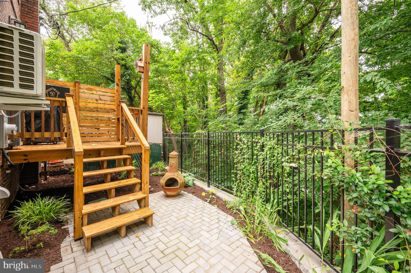 2444 S OAKLAND ST, ARLINGTON, Virginia 22206, 2 Bedrooms Bedrooms, ,2 BathroomsBathrooms,Residential,For sale,2444 S OAKLAND ST,VAAR2062104 MLS # VAAR2062104