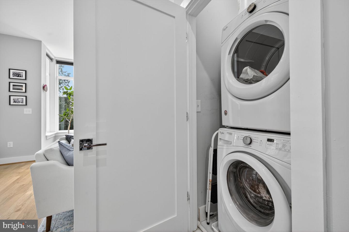 1514 K ST SE #2, WASHINGTON, District Of Columbia 20003, 2 Bedrooms Bedrooms, 5 Rooms Rooms,1 BathroomBathrooms,Residential,For sale,1514 K ST SE #2,DCDC2221668 MLS # DCDC2221668