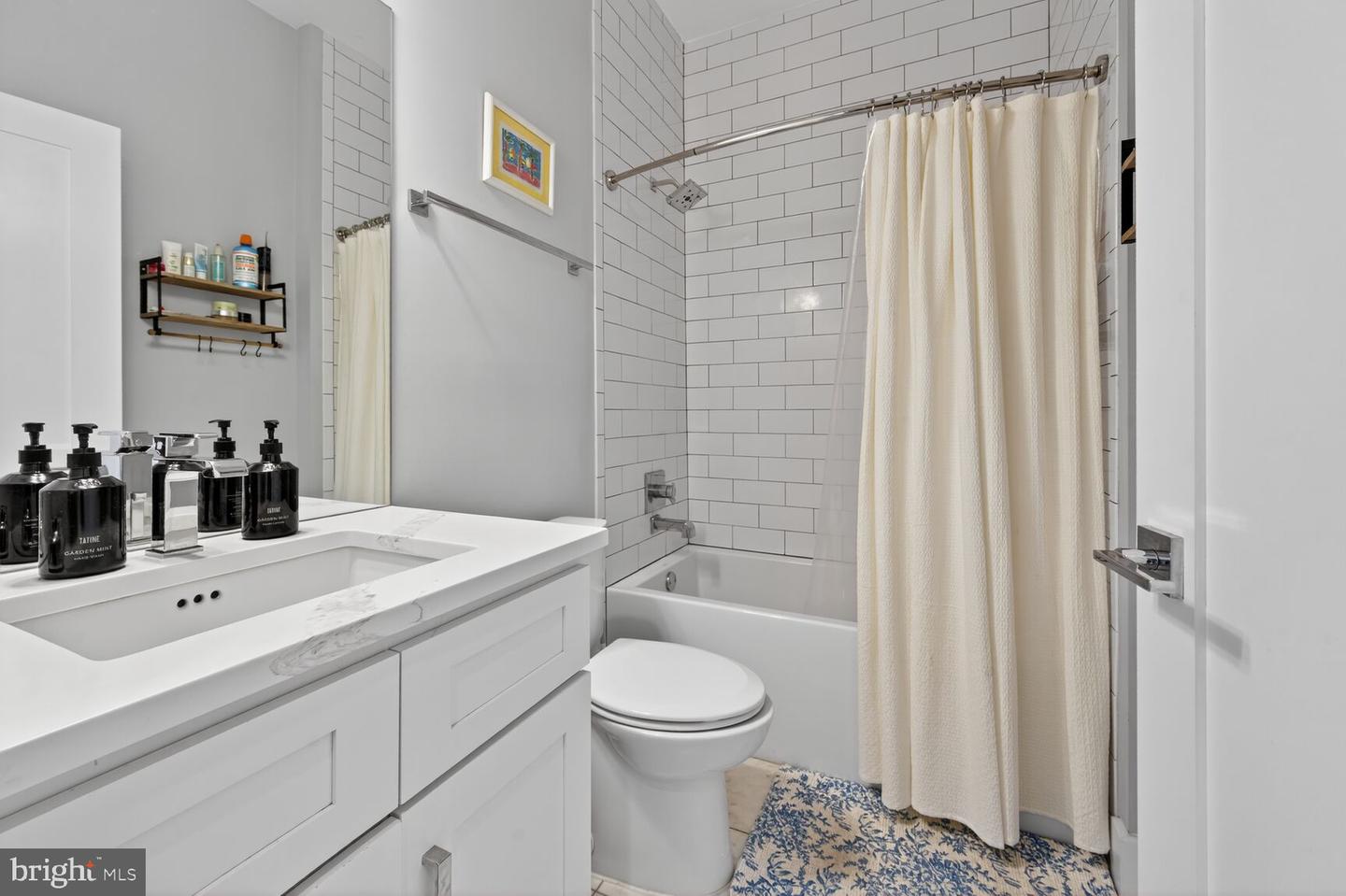 1514 K ST SE #2, WASHINGTON, District Of Columbia 20003, 2 Bedrooms Bedrooms, 5 Rooms Rooms,1 BathroomBathrooms,Residential,For sale,1514 K ST SE #2,DCDC2221668 MLS # DCDC2221668