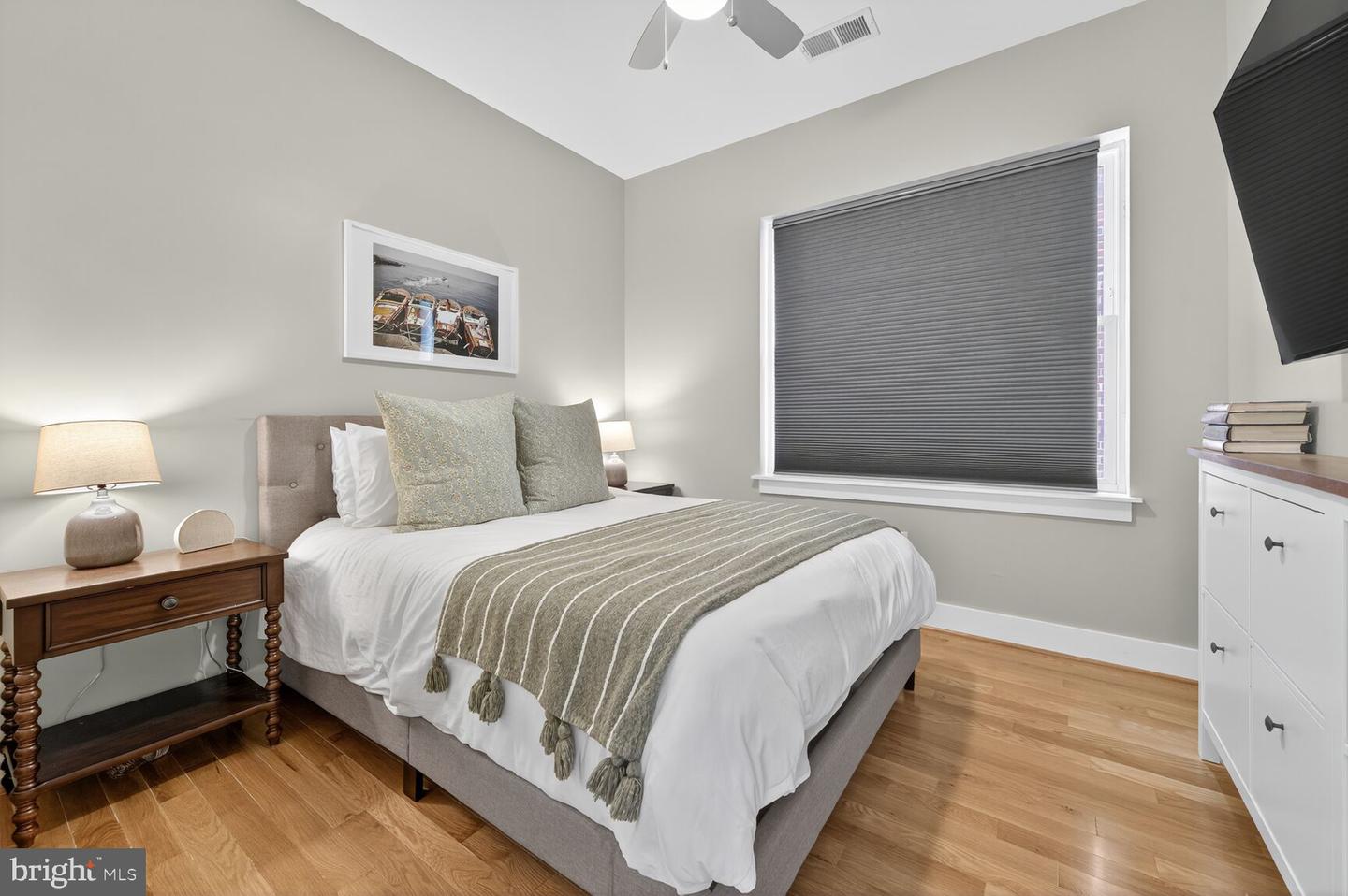 1514 K ST SE #2, WASHINGTON, District Of Columbia 20003, 2 Bedrooms Bedrooms, 5 Rooms Rooms,1 BathroomBathrooms,Residential,For sale,1514 K ST SE #2,DCDC2221668 MLS # DCDC2221668