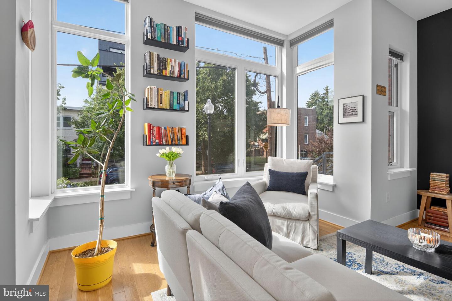 1514 K ST SE #2, WASHINGTON, District Of Columbia 20003, 2 Bedrooms Bedrooms, 5 Rooms Rooms,1 BathroomBathrooms,Residential,For sale,1514 K ST SE #2,DCDC2221668 MLS # DCDC2221668