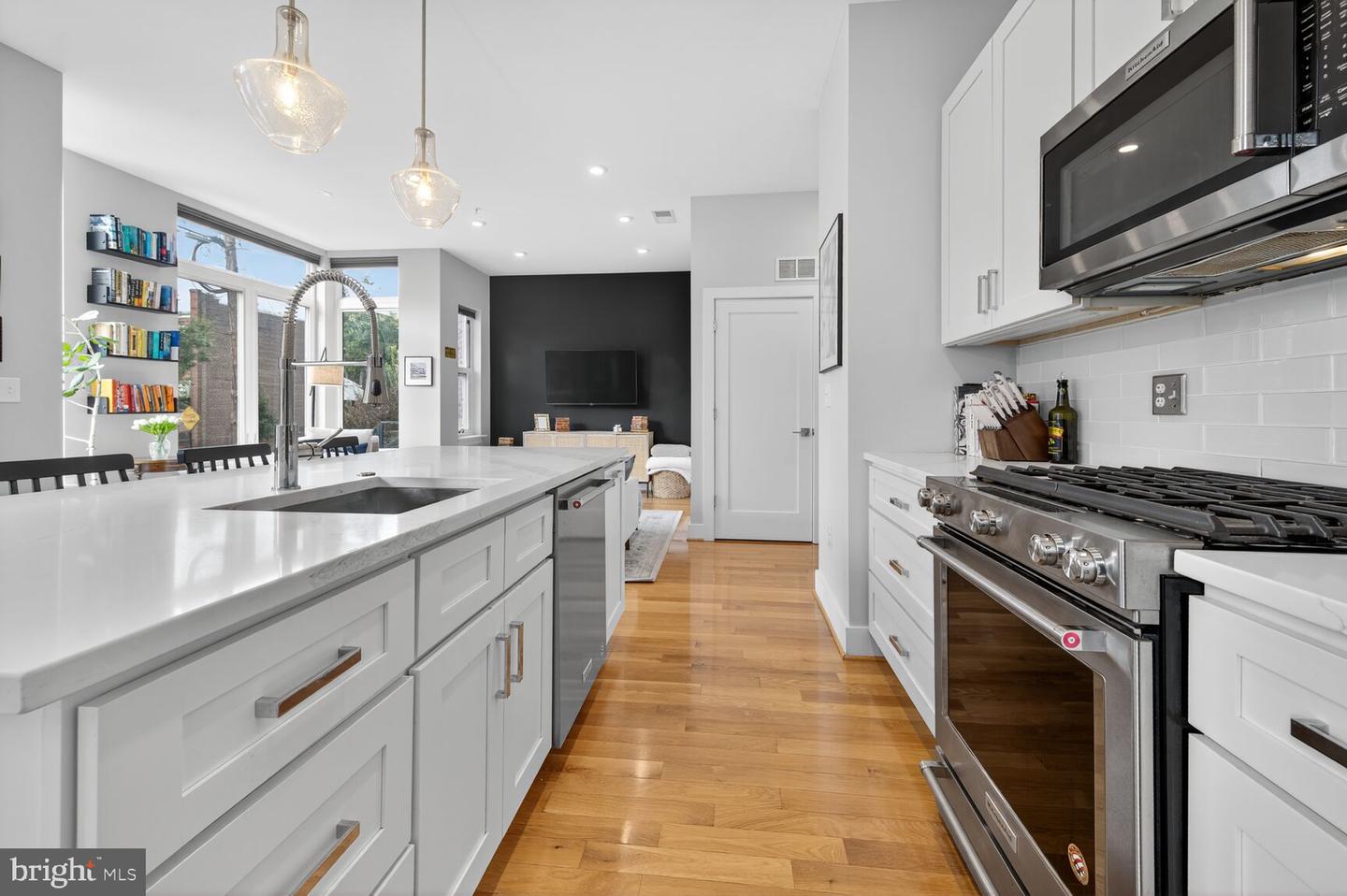 1514 K ST SE #2, WASHINGTON, District Of Columbia 20003, 2 Bedrooms Bedrooms, 5 Rooms Rooms,1 BathroomBathrooms,Residential,For sale,1514 K ST SE #2,DCDC2221668 MLS # DCDC2221668