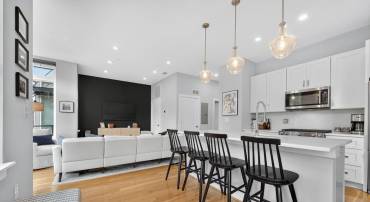 1514 K ST SE #2, WASHINGTON, District Of Columbia 20003, 2 Bedrooms Bedrooms, 5 Rooms Rooms,1 BathroomBathrooms,Residential,For sale,1514 K ST SE #2,DCDC2221668 MLS # DCDC2221668