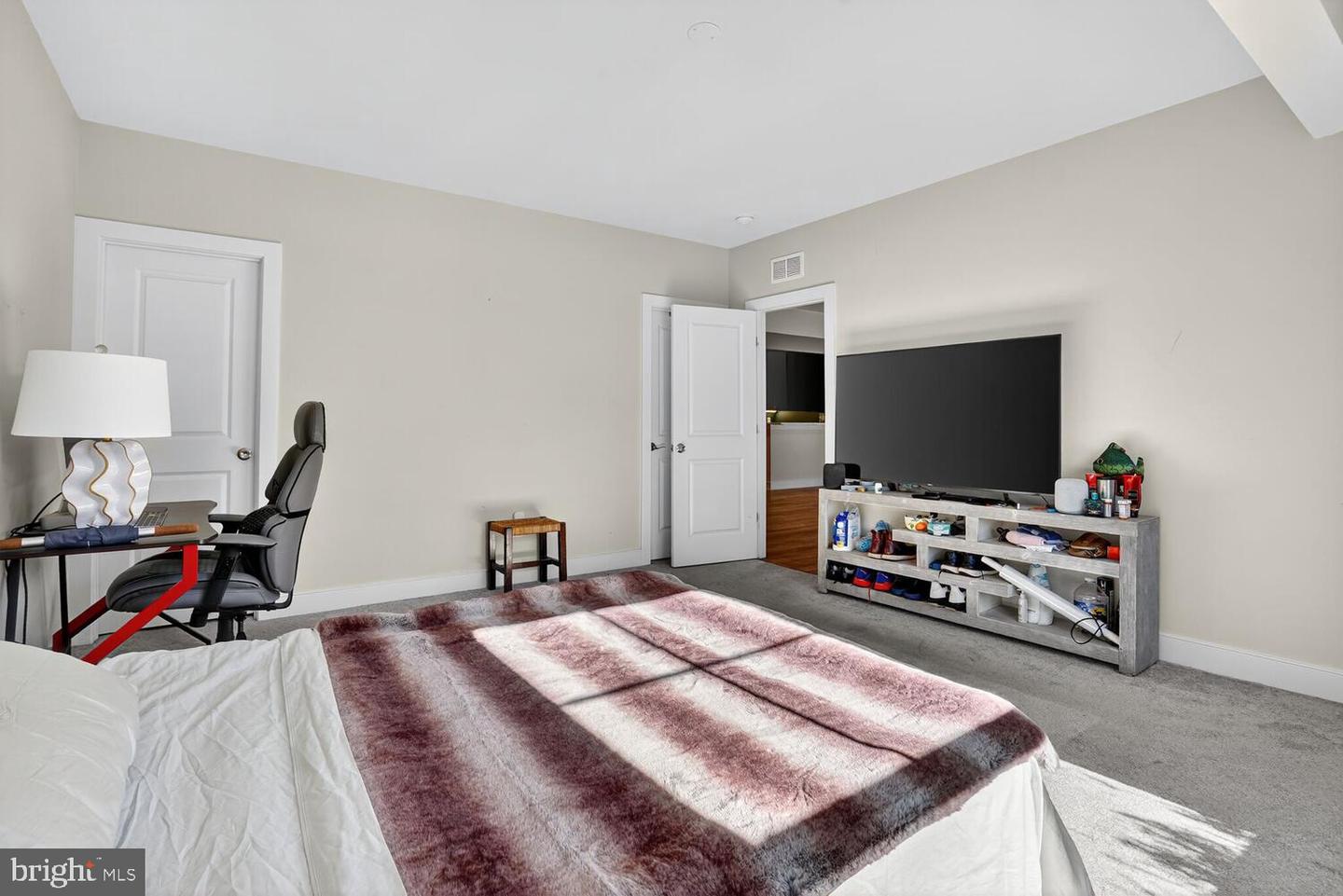 40925 ARCADIAN POND CT, ALDIE, Virginia 20105, 5 Bedrooms Bedrooms, ,4 BathroomsBathrooms,Residential,For sale,40925 ARCADIAN POND CT,VALO2109354 MLS # VALO2109354