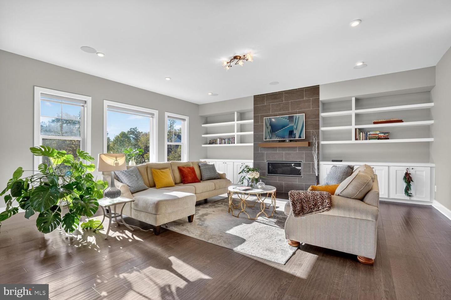 40925 ARCADIAN POND CT, ALDIE, Virginia 20105, 5 Bedrooms Bedrooms, ,4 BathroomsBathrooms,Residential,For sale,40925 ARCADIAN POND CT,VALO2109354 MLS # VALO2109354