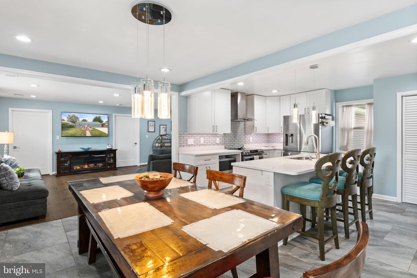 608 NE BLUE RIDGE AVE NE, LEESBURG, Virginia 20176, 4 Bedrooms Bedrooms, 10 Rooms Rooms,2 BathroomsBathrooms,Residential,For sale,608 NE BLUE RIDGE AVE NE,VALO2109400 MLS # VALO2109400