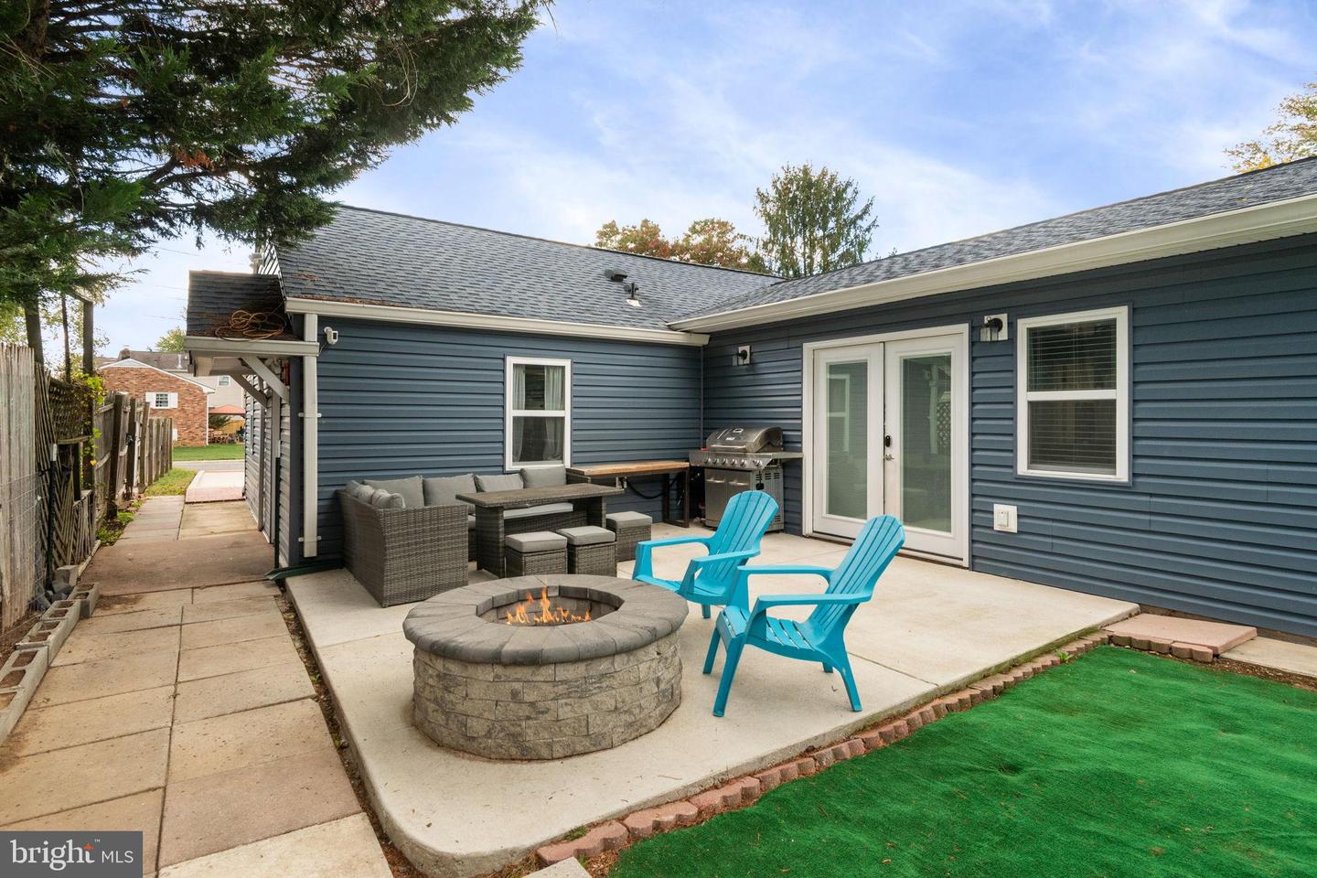 608 NE BLUE RIDGE AVE NE, LEESBURG, Virginia 20176, 4 Bedrooms Bedrooms, 10 Rooms Rooms,2 BathroomsBathrooms,Residential,For sale,608 NE BLUE RIDGE AVE NE,VALO2109400 MLS # VALO2109400