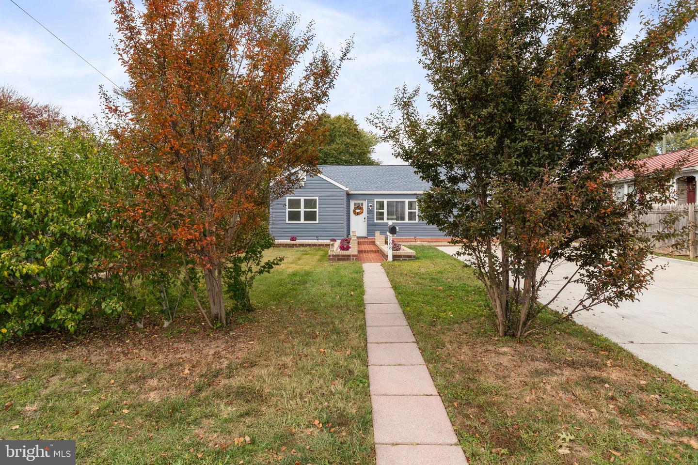 608 NE BLUE RIDGE AVE NE, LEESBURG, Virginia 20176, 4 Bedrooms Bedrooms, 10 Rooms Rooms,2 BathroomsBathrooms,Residential,For sale,608 NE BLUE RIDGE AVE NE,VALO2109400 MLS # VALO2109400