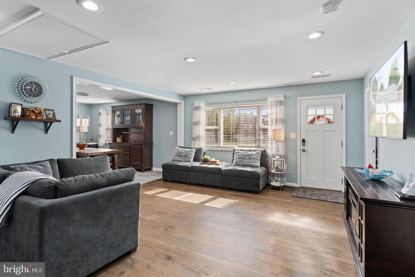 608 NE BLUE RIDGE AVE NE, LEESBURG, Virginia 20176, 4 Bedrooms Bedrooms, 10 Rooms Rooms,2 BathroomsBathrooms,Residential,For sale,608 NE BLUE RIDGE AVE NE,VALO2109400 MLS # VALO2109400