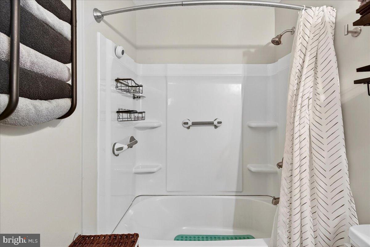 565 VENABLE RD, PALMYRA, Virginia 22963, 3 Bedrooms Bedrooms, 6 Rooms Rooms,1 BathroomBathrooms,Residential,For sale,565 VENABLE RD,VAFN2000536 MLS # VAFN2000536