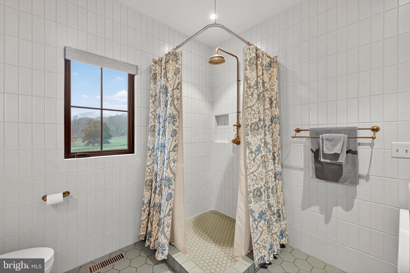 63 RILEY HOLLOW RD, HUNTLY, Virginia 22640, 2 Bedrooms Bedrooms, 7 Rooms Rooms,2 BathroomsBathrooms,Residential,For sale,63 RILEY HOLLOW RD,VARP2002376 MLS # VARP2002376