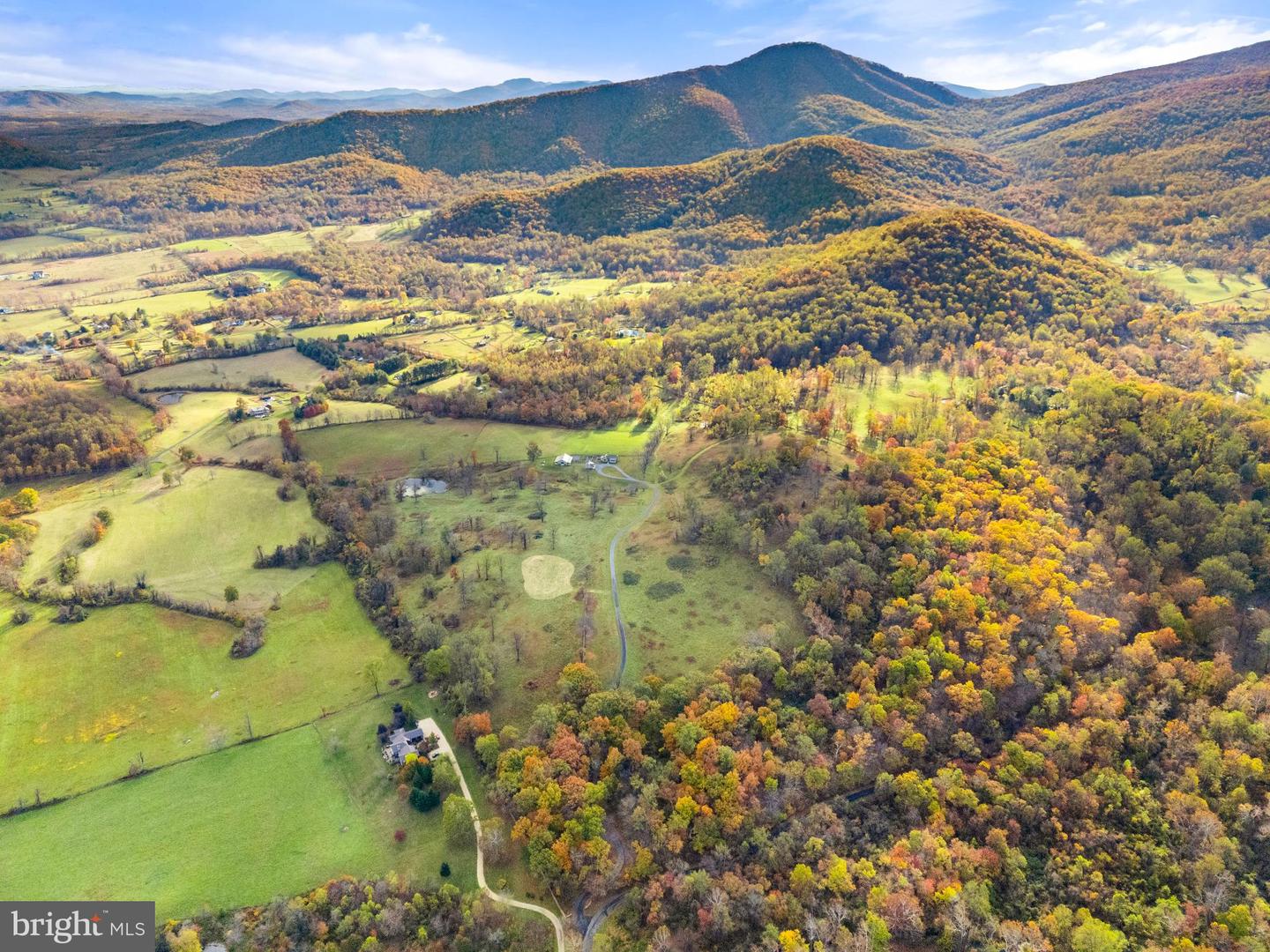 63 RILEY HOLLOW RD, HUNTLY, Virginia 22640, 2 Bedrooms Bedrooms, 7 Rooms Rooms,2 BathroomsBathrooms,Residential,For sale,63 RILEY HOLLOW RD,VARP2002376 MLS # VARP2002376