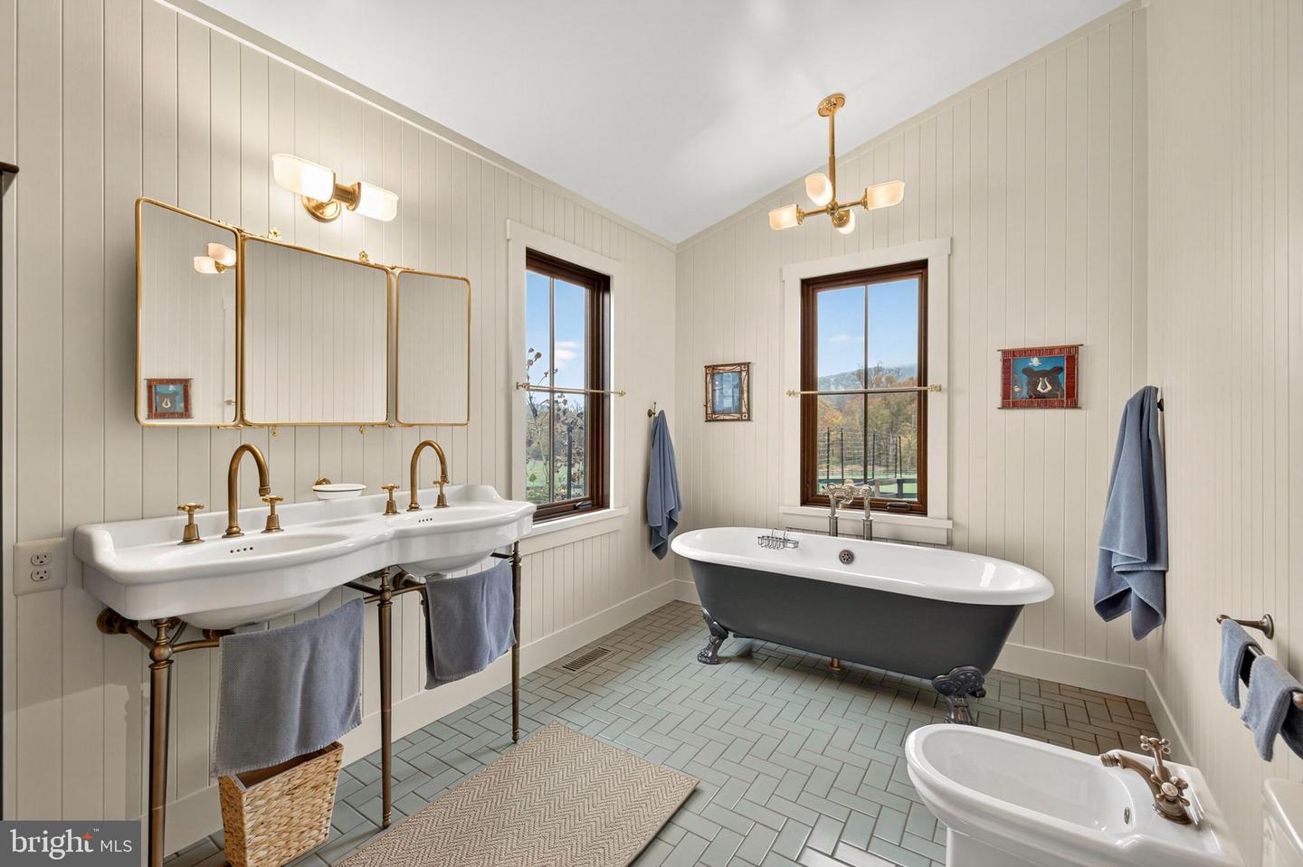 63 RILEY HOLLOW RD, HUNTLY, Virginia 22640, 2 Bedrooms Bedrooms, 7 Rooms Rooms,2 BathroomsBathrooms,Residential,For sale,63 RILEY HOLLOW RD,VARP2002376 MLS # VARP2002376