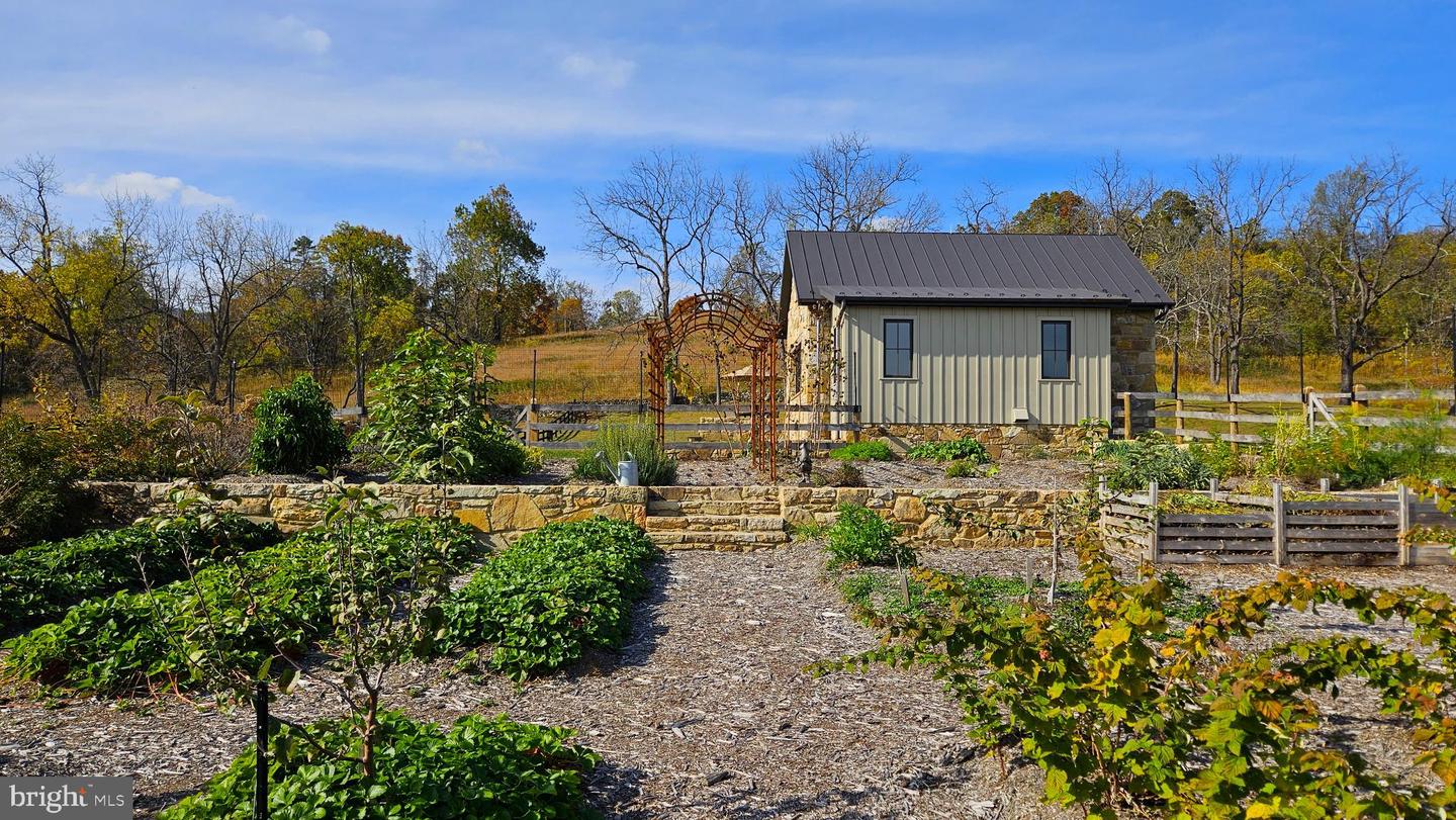 63 RILEY HOLLOW RD, HUNTLY, Virginia 22640, 2 Bedrooms Bedrooms, 7 Rooms Rooms,2 BathroomsBathrooms,Residential,For sale,63 RILEY HOLLOW RD,VARP2002376 MLS # VARP2002376