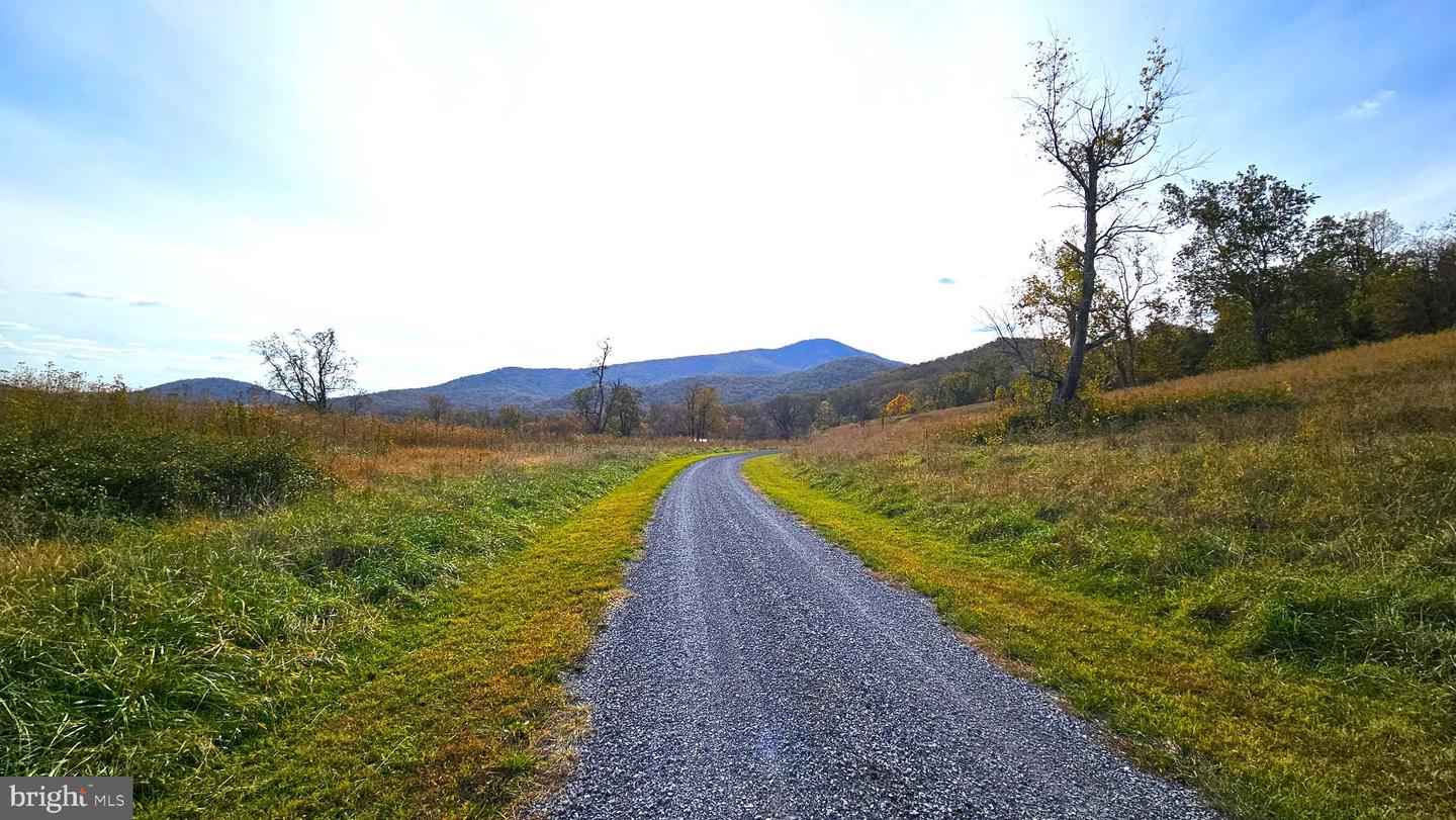 63 RILEY HOLLOW RD, HUNTLY, Virginia 22640, 2 Bedrooms Bedrooms, 7 Rooms Rooms,2 BathroomsBathrooms,Residential,For sale,63 RILEY HOLLOW RD,VARP2002376 MLS # VARP2002376