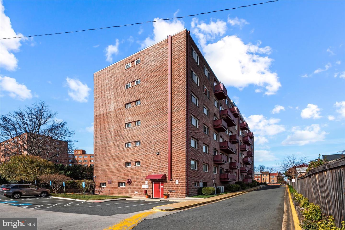 1830 COLUMBIA PIKE #115, ARLINGTON, Virginia 22204, 1 Bedroom Bedrooms, ,1 BathroomBathrooms,Residential,For sale,1830 COLUMBIA PIKE #115,VAAR2051138 MLS # VAAR2051138