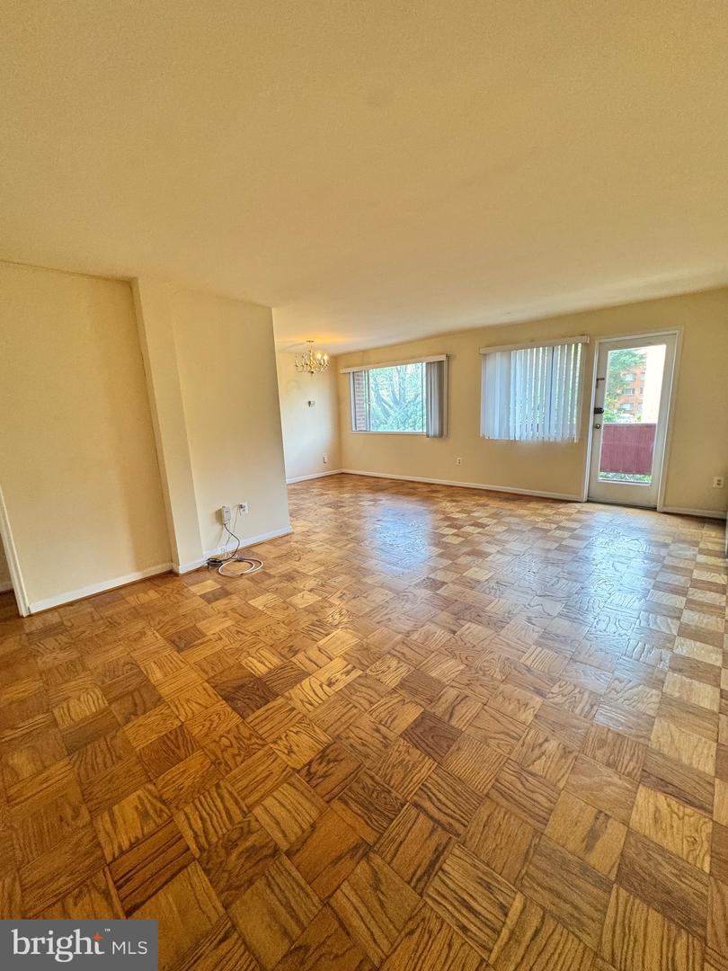 1830 COLUMBIA PIKE #115, ARLINGTON, Virginia 22204, 1 Bedroom Bedrooms, ,1 BathroomBathrooms,Residential,For sale,1830 COLUMBIA PIKE #115,VAAR2051138 MLS # VAAR2051138