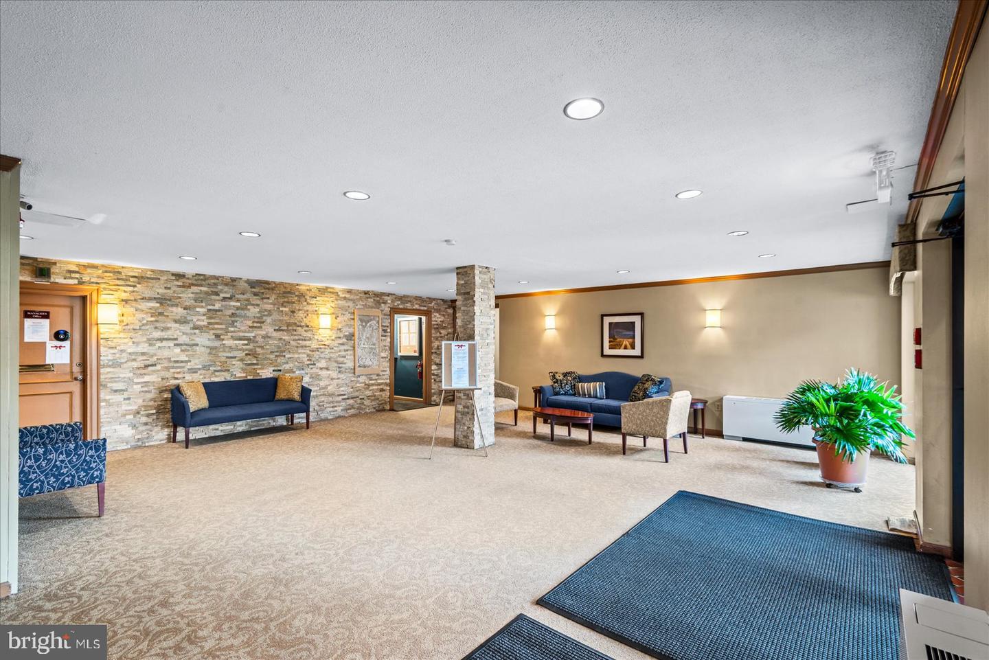 1830 COLUMBIA PIKE #115, ARLINGTON, Virginia 22204, 1 Bedroom Bedrooms, ,1 BathroomBathrooms,Residential,For sale,1830 COLUMBIA PIKE #115,VAAR2051138 MLS # VAAR2051138