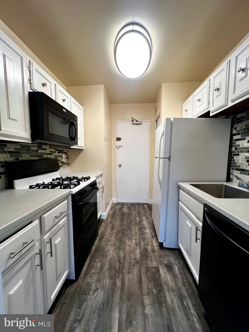 1830 COLUMBIA PIKE #115, ARLINGTON, Virginia 22204, 1 Bedroom Bedrooms, ,1 BathroomBathrooms,Residential,For sale,1830 COLUMBIA PIKE #115,VAAR2051138 MLS # VAAR2051138