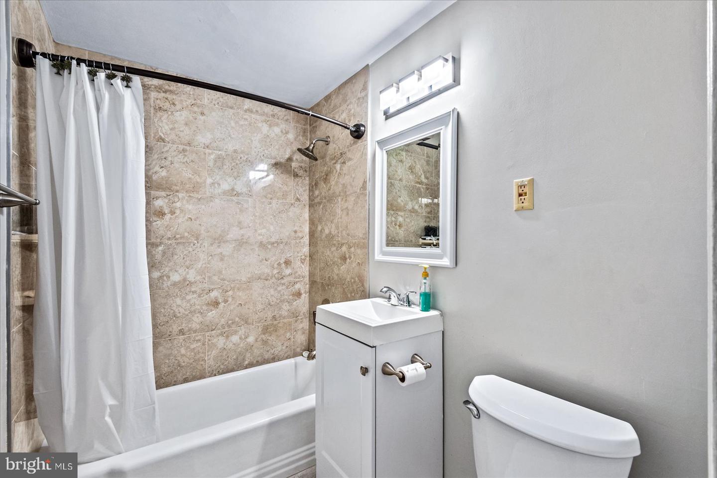 1830 COLUMBIA PIKE #115, ARLINGTON, Virginia 22204, 1 Bedroom Bedrooms, ,1 BathroomBathrooms,Residential,For sale,1830 COLUMBIA PIKE #115,VAAR2051138 MLS # VAAR2051138