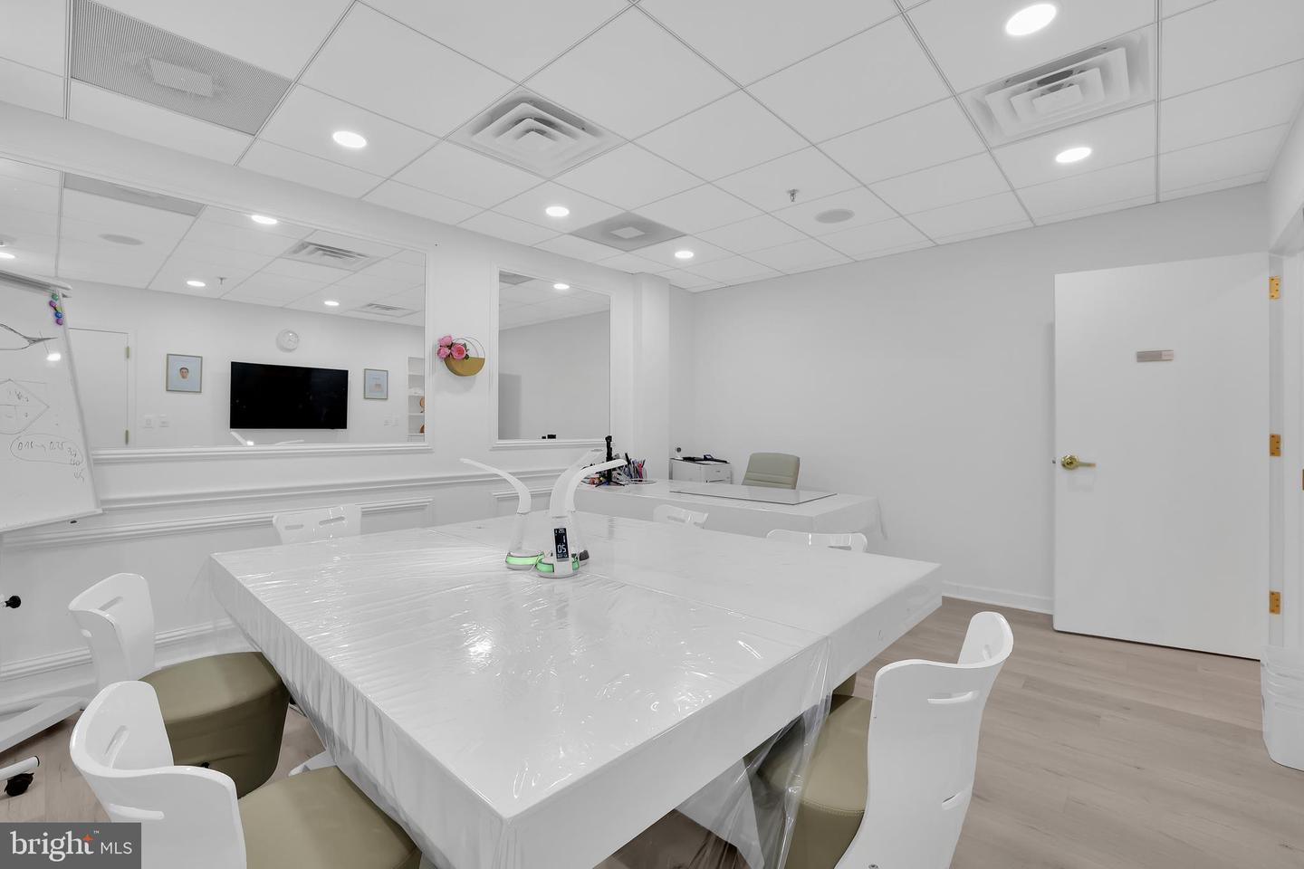 7601 LEWINSVILLE RD #SUITE 305, MCLEAN, Virginia 22102, ,Land,For sale,7601 LEWINSVILLE RD #SUITE 305,VAFX2236908 MLS # VAFX2236908