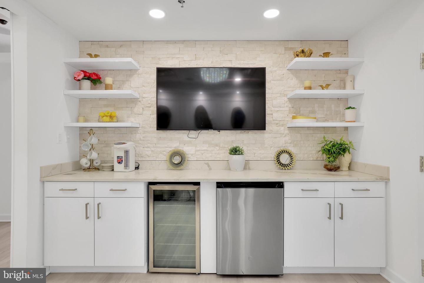 7601 LEWINSVILLE RD #SUITE 305, MCLEAN, Virginia 22102, ,Land,For sale,7601 LEWINSVILLE RD #SUITE 305,VAFX2236908 MLS # VAFX2236908